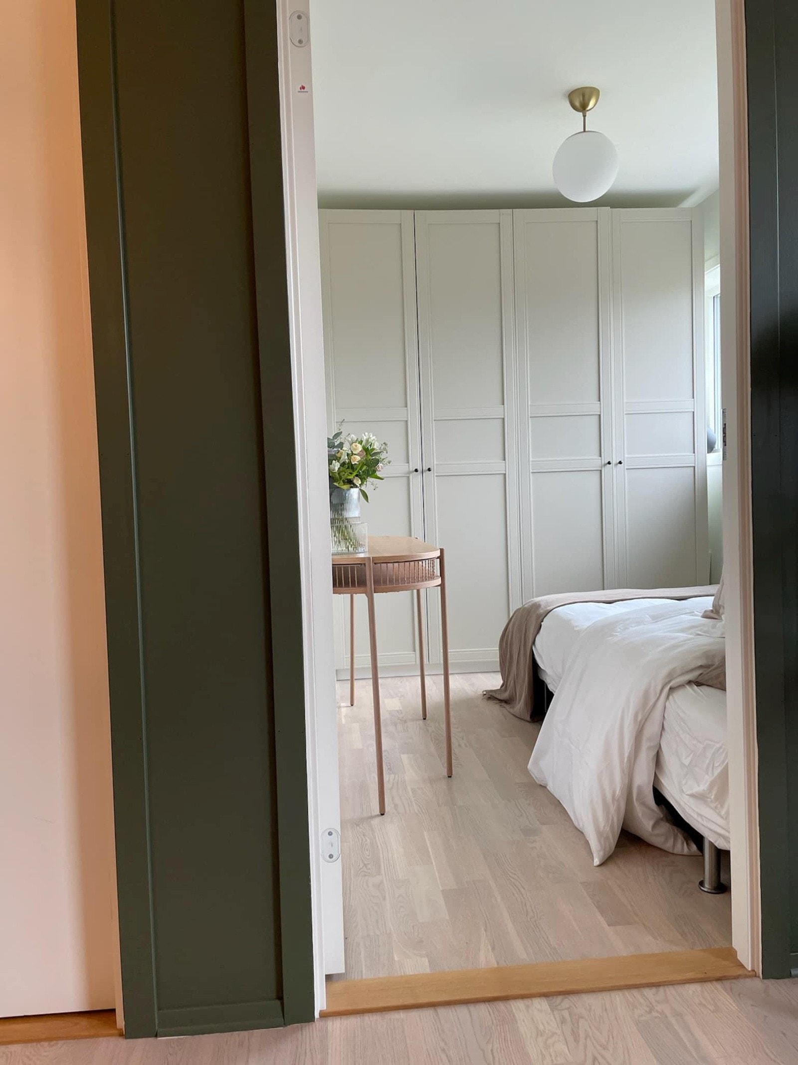 Inngang fra lofstue til 3 soverom og WC Galleribilde