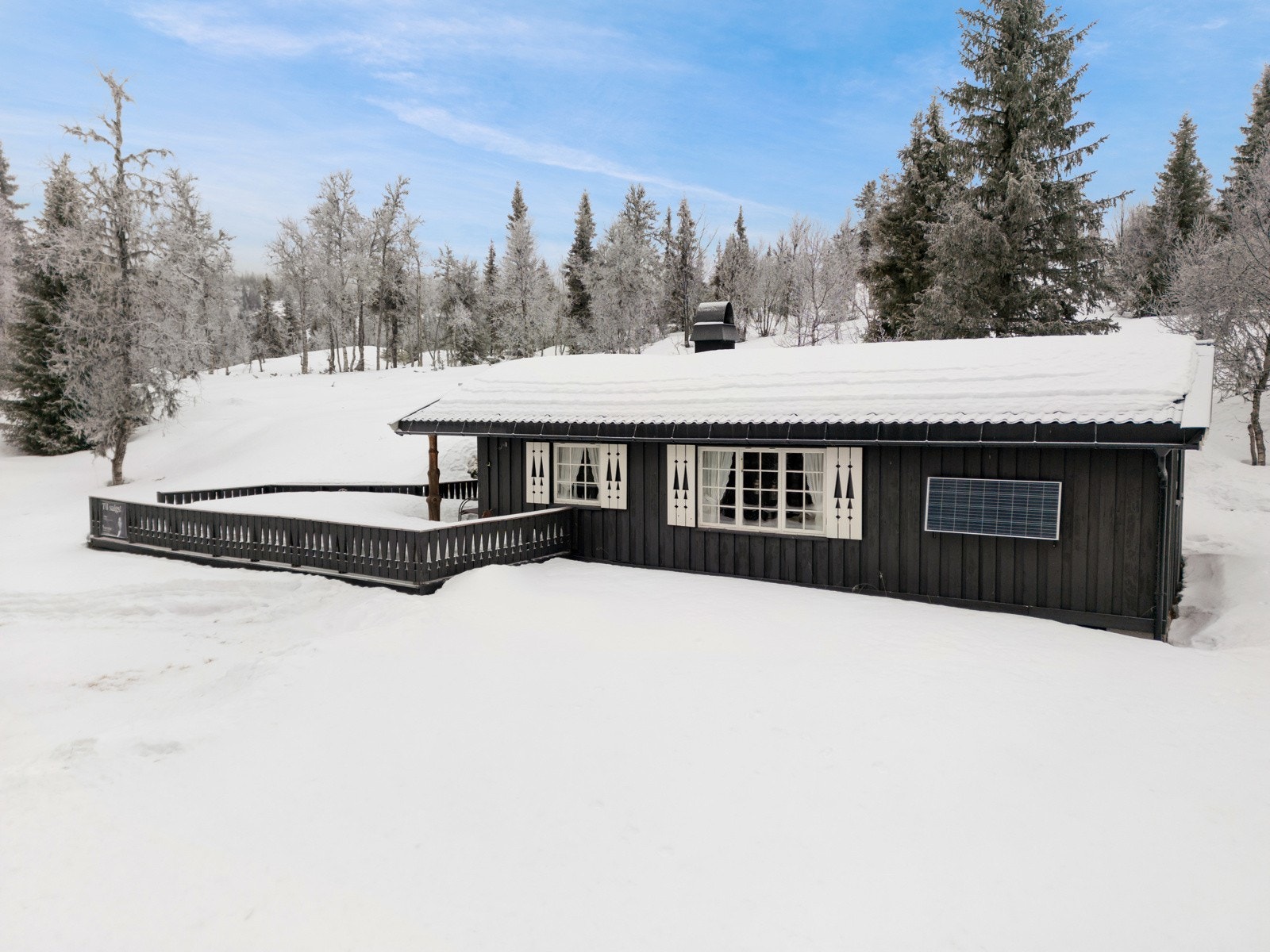 Muligheter for jakt og fiske om man løser kort for dette. Spåtindtoppen er høyeste topp og ligger på 1414 moh. Galleribilde