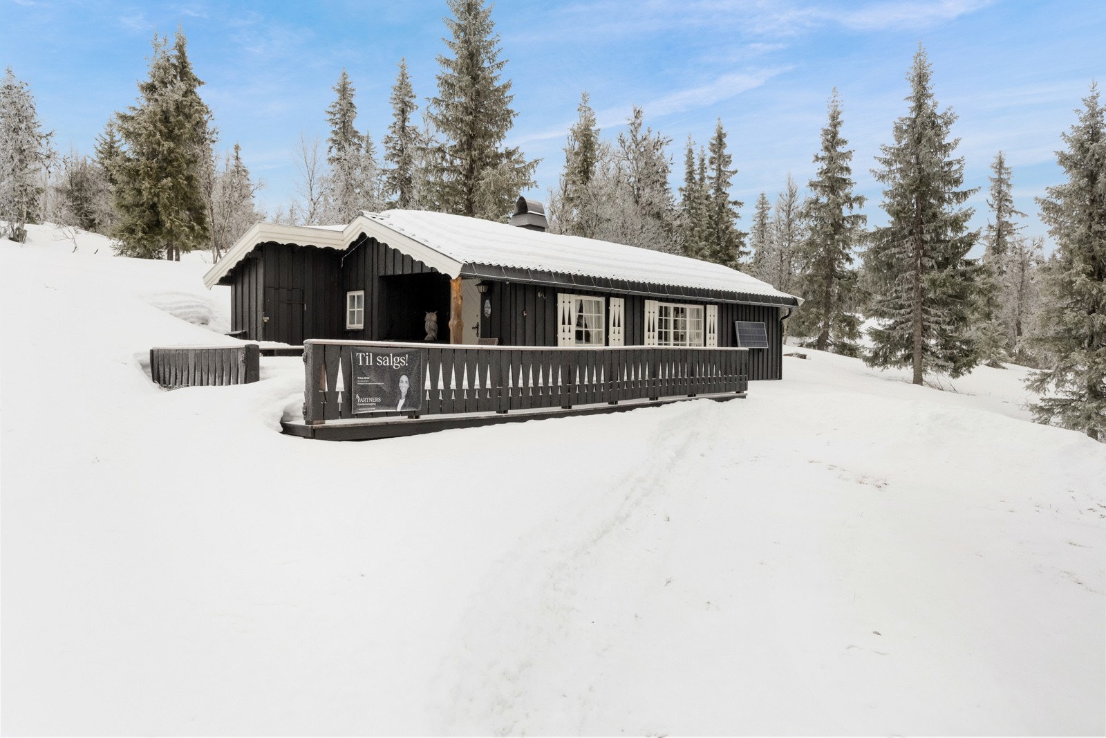 Dette er en trivelig fritidseiendom beliggende i naturskjønne omgivelser mellom Hugulia og Bakkebygde i Nord-Torpa Galleribilde