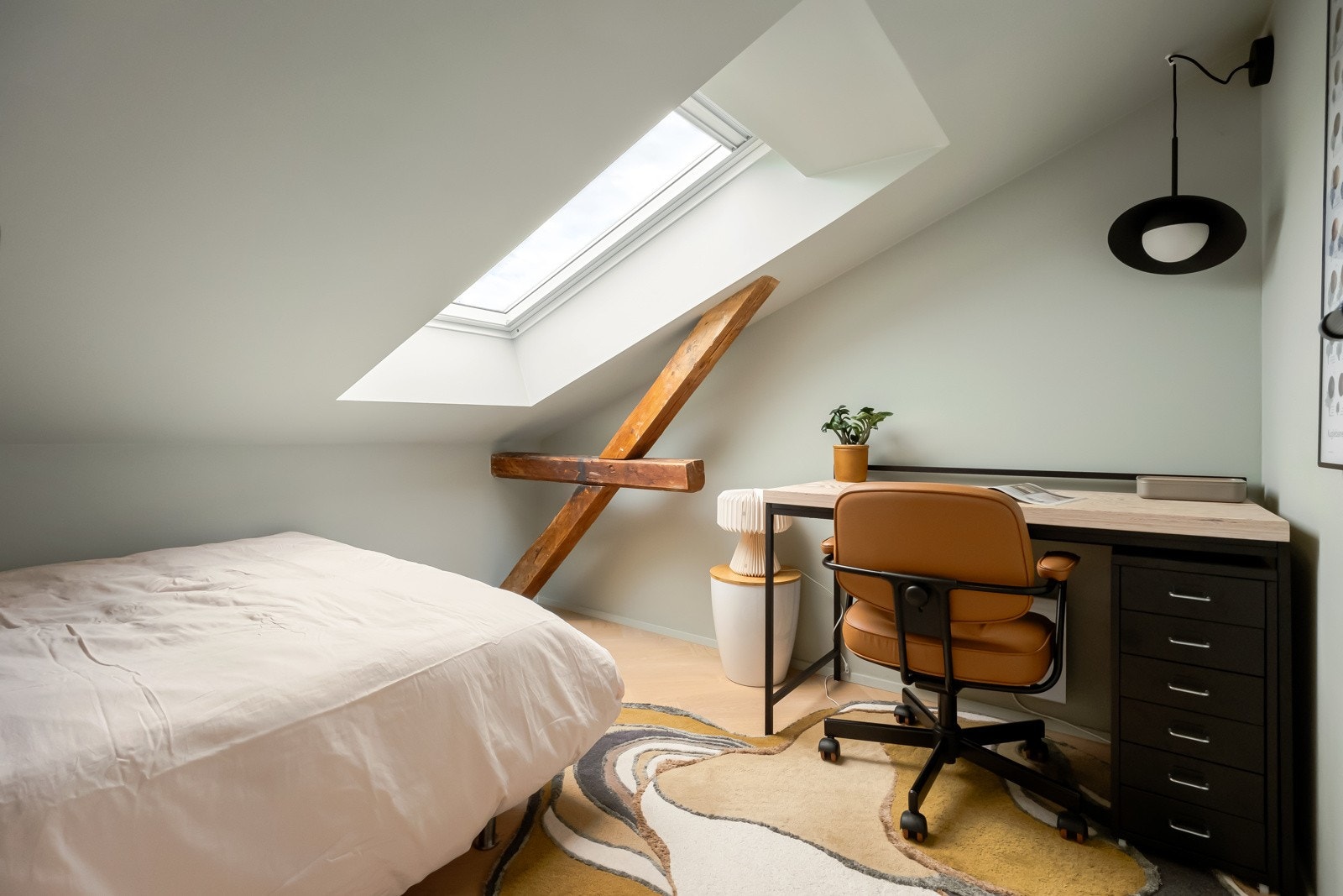 Vi tar turen videre inn på leilighetens andre rommet. Galleribilde