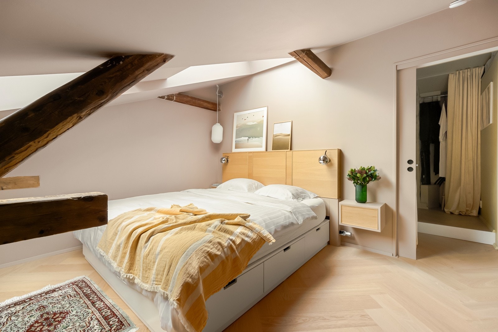 Hovedsoverommet er ingenting annet enn et utrolig deilig rom å komme inn i. Galleribilde