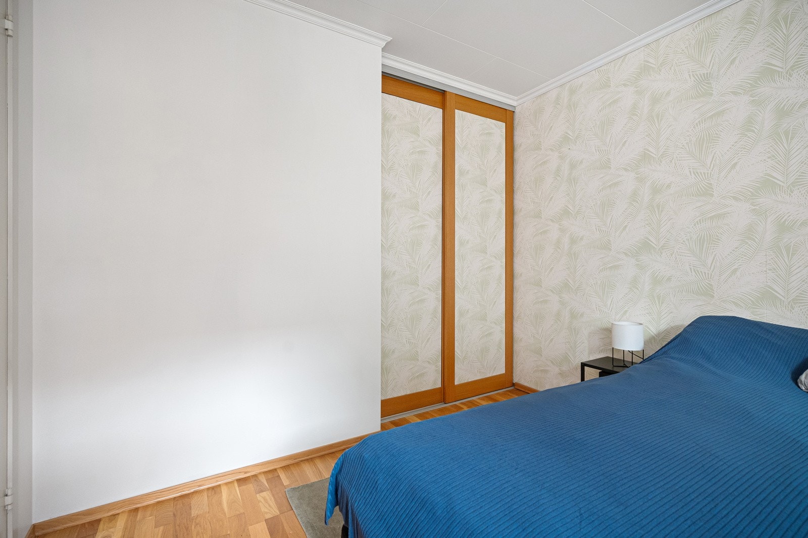 Stedbygd garderobe Galleribilde