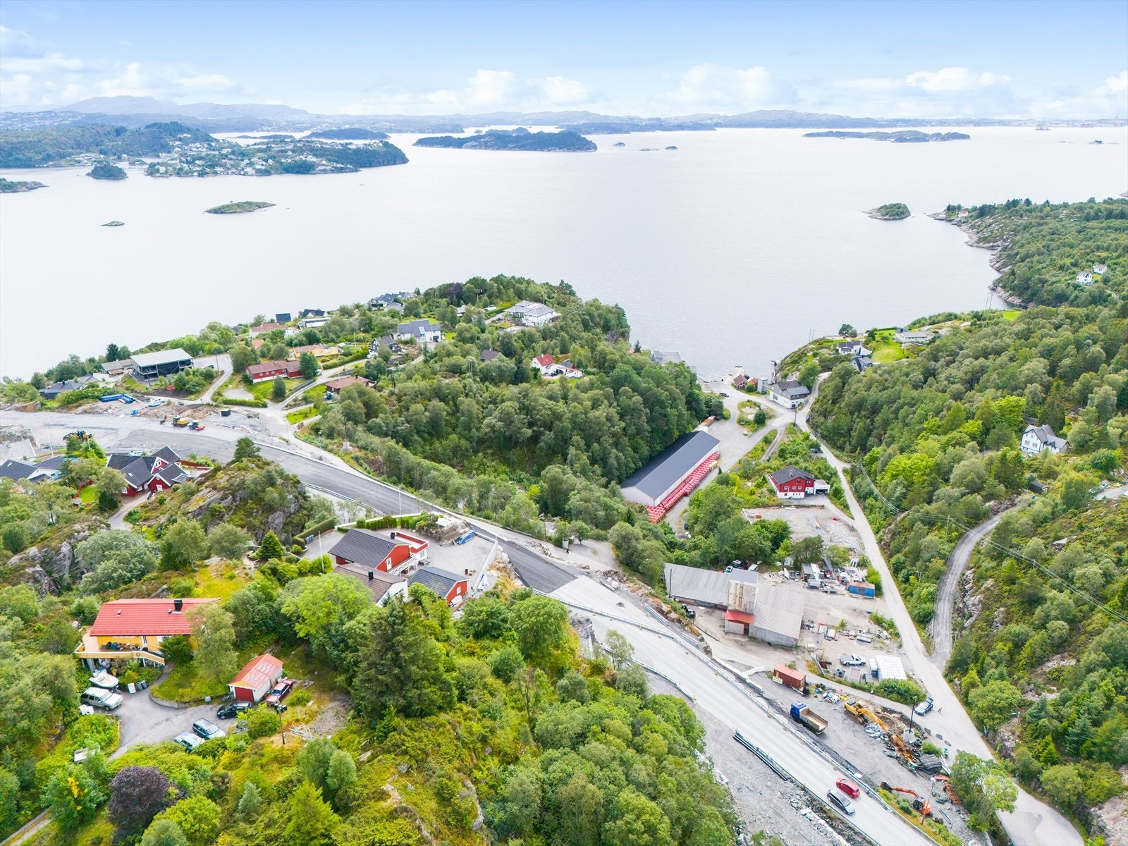 Nydelig skjærgård i fjorden utenfor. Galleribilde