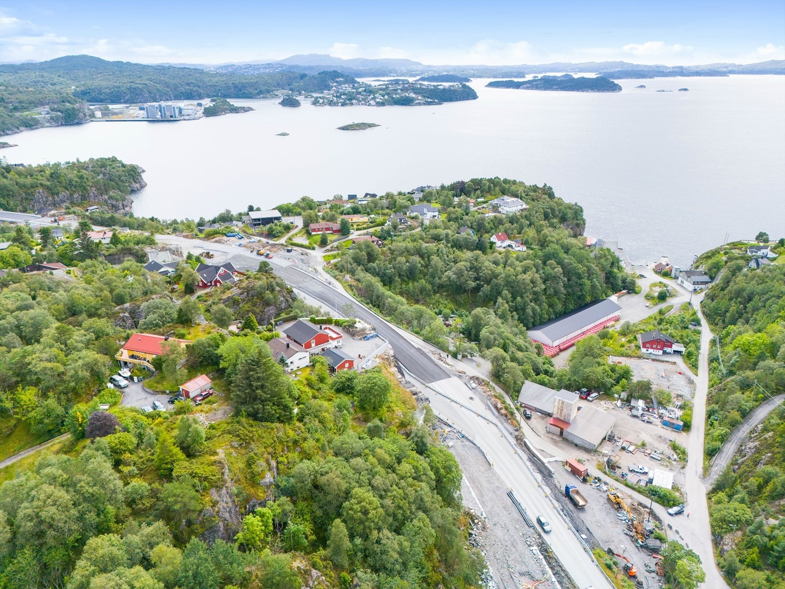 Horsøy, med bla. One Subsea, i bakgrunnen. Galleribilde