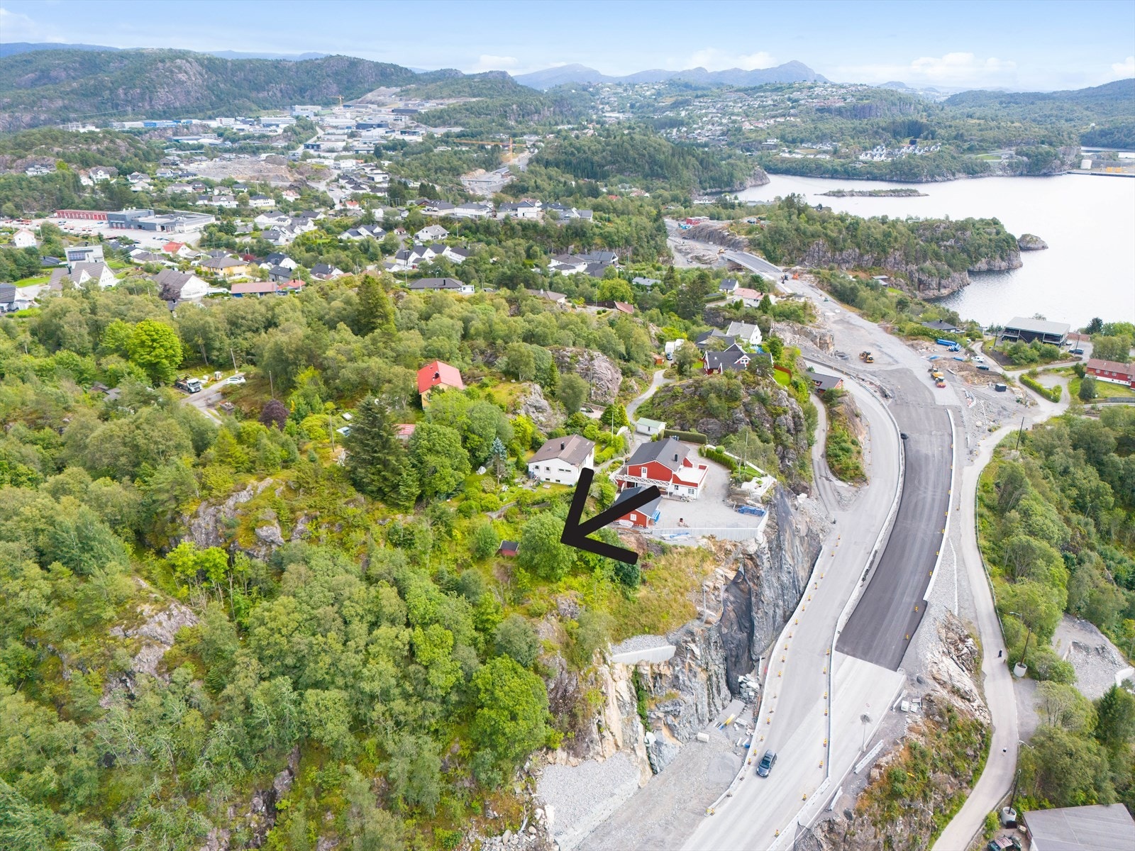 Tomt på Haugland presentert av Dag Erik Fotland, EiendomsMegler 1 Askøy. Galleribilde