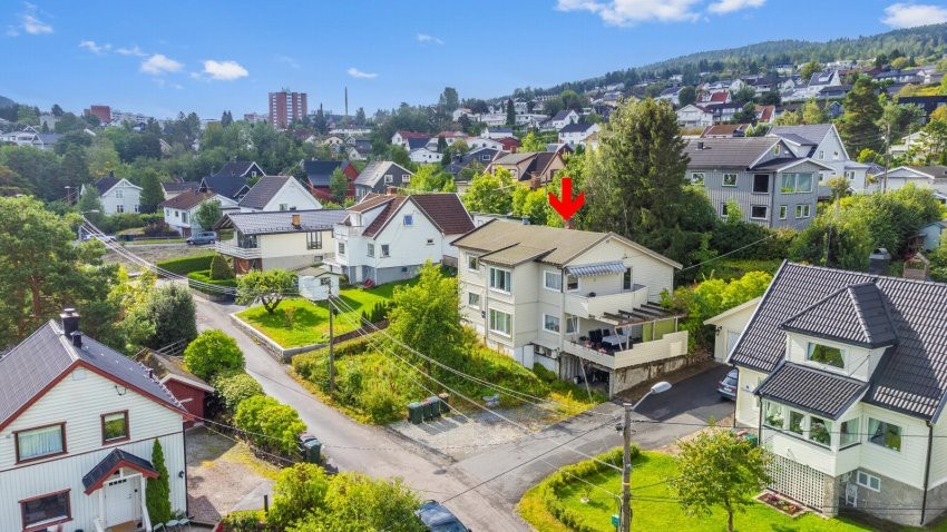 Hver leilighet har egen vestvendt balkong/veranda med gode solforhold. Galleribilde