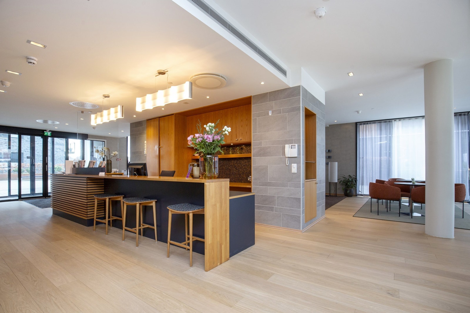 Blokken har eget resepsjonsområde som er bemannet på dagtid Galleribilde