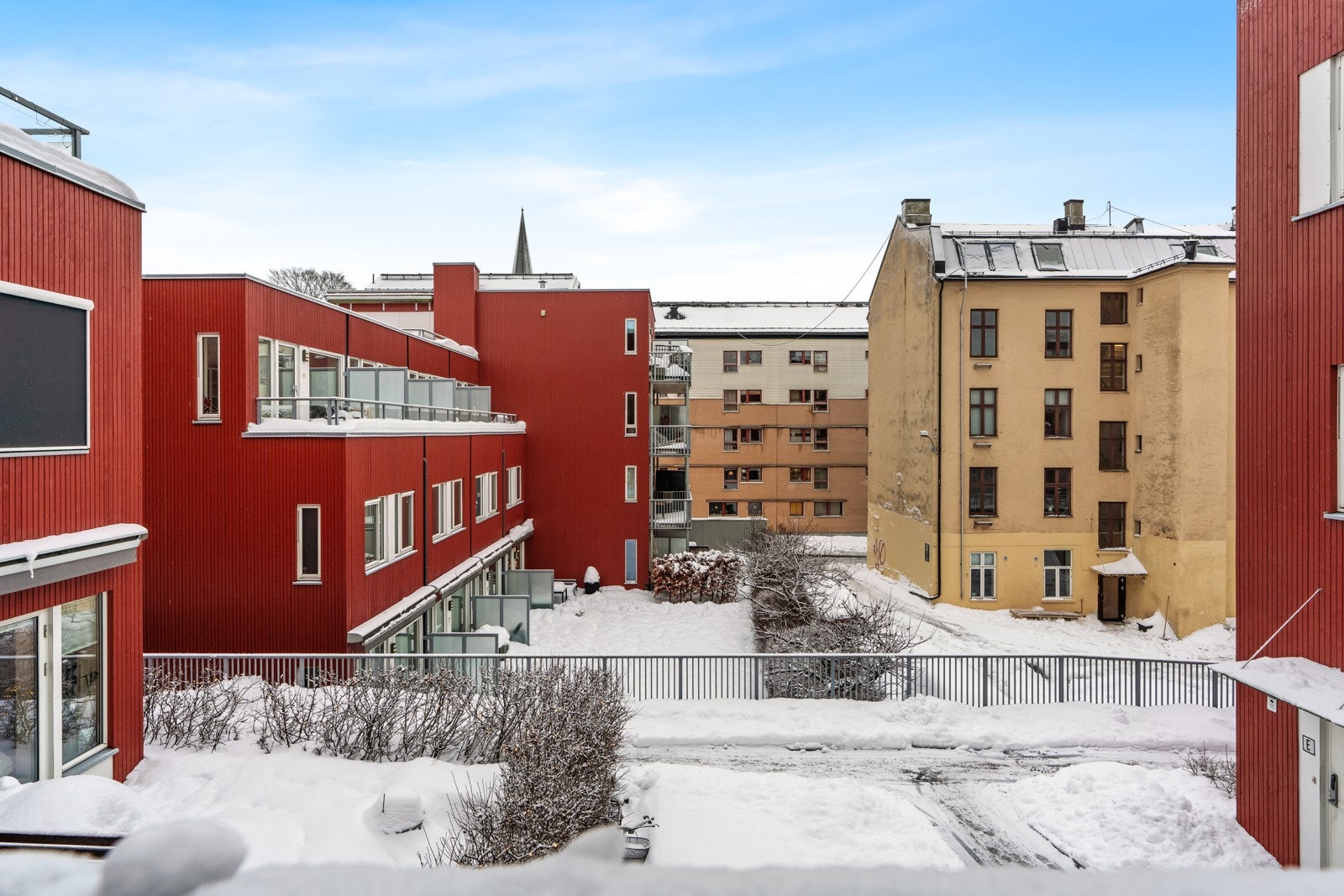 Soverommet og balkongen vender mot stille fellesarealer. Galleribilde