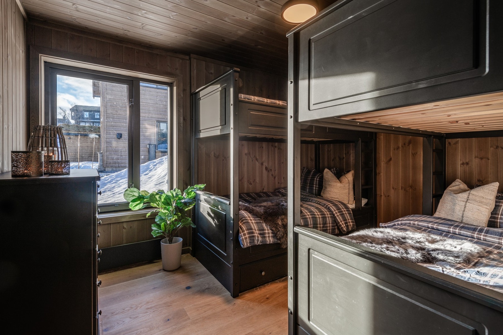 Soverom i underetasjen med god, lun stemning Galleribilde