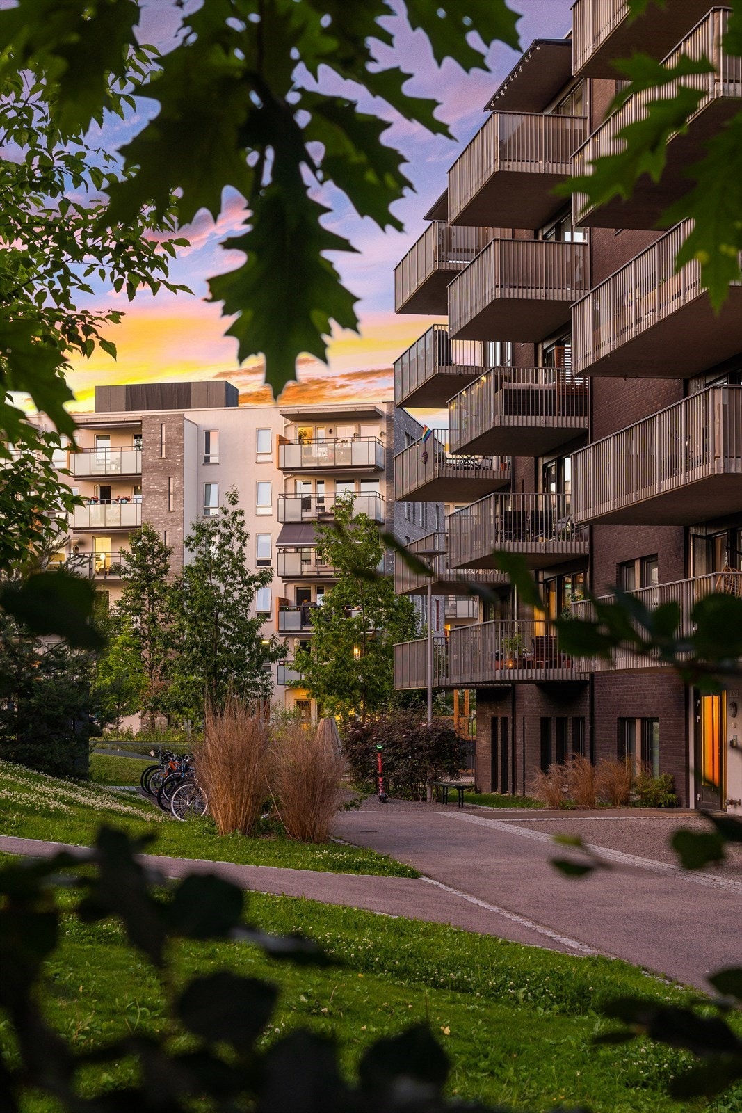 Sameiet har sentral, men tilbaketrukket beliggenhet med flotte fellesområder og nærhet til gode service- og kollektivtilbud Galleribilde