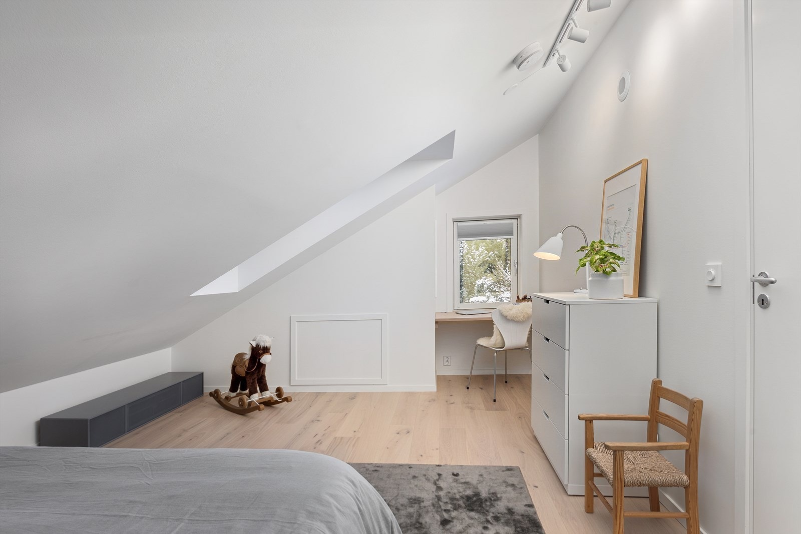 Soverommet har god plass til lagring og kontor. Galleribilde