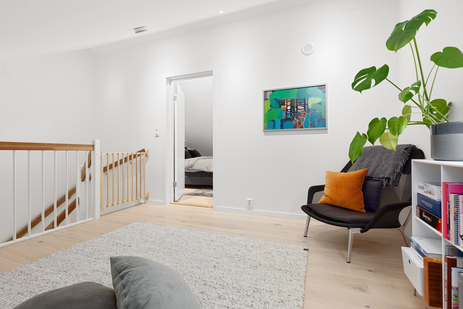 Loft har romslig stue med mange bruksmuligheter. Galleribilde