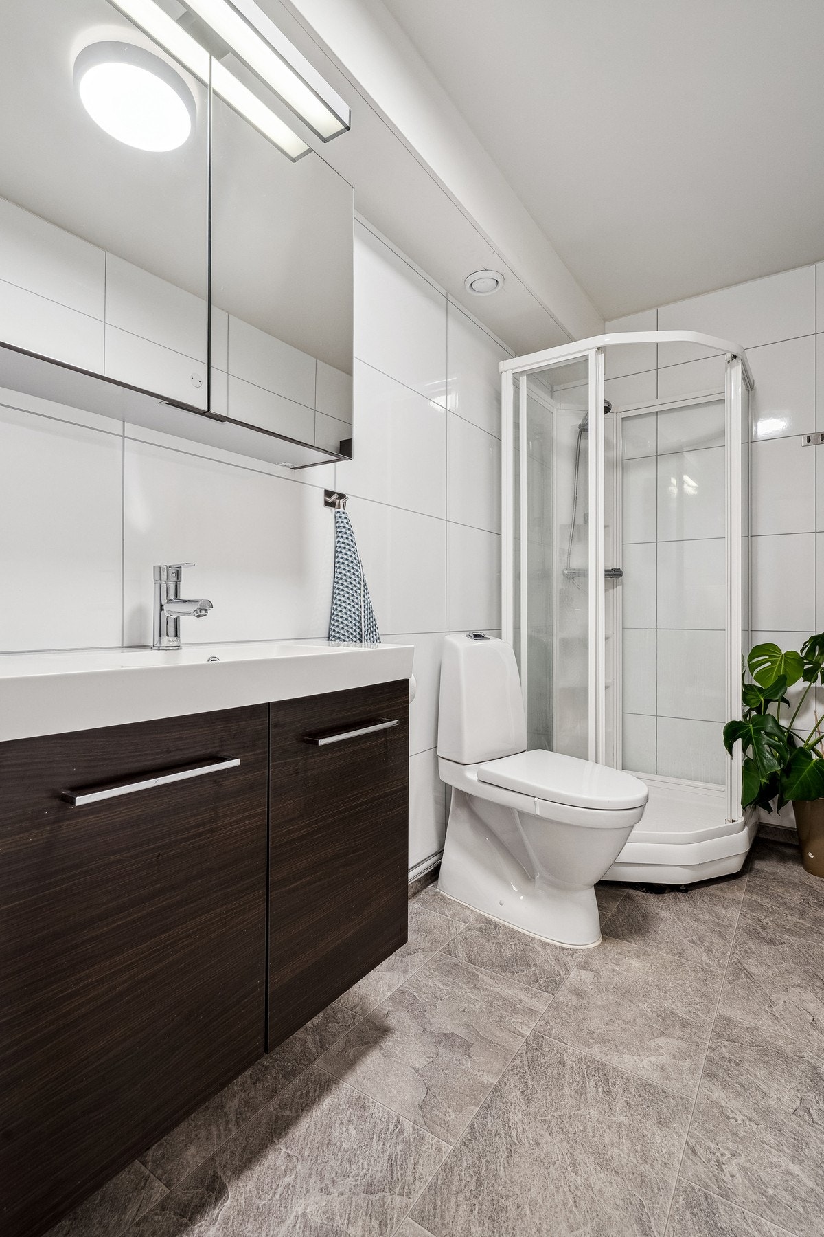 Flislagt bad med gulvvarme Galleribilde