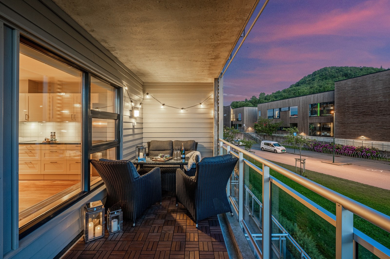 Kveldsbilde | Balkong Galleribilde