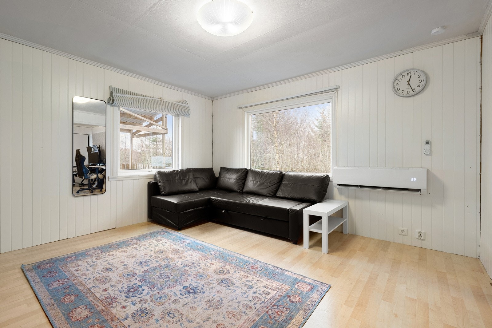 Kjernen i boligen består av en stor stue på ca.15 kvm. Galleribilde