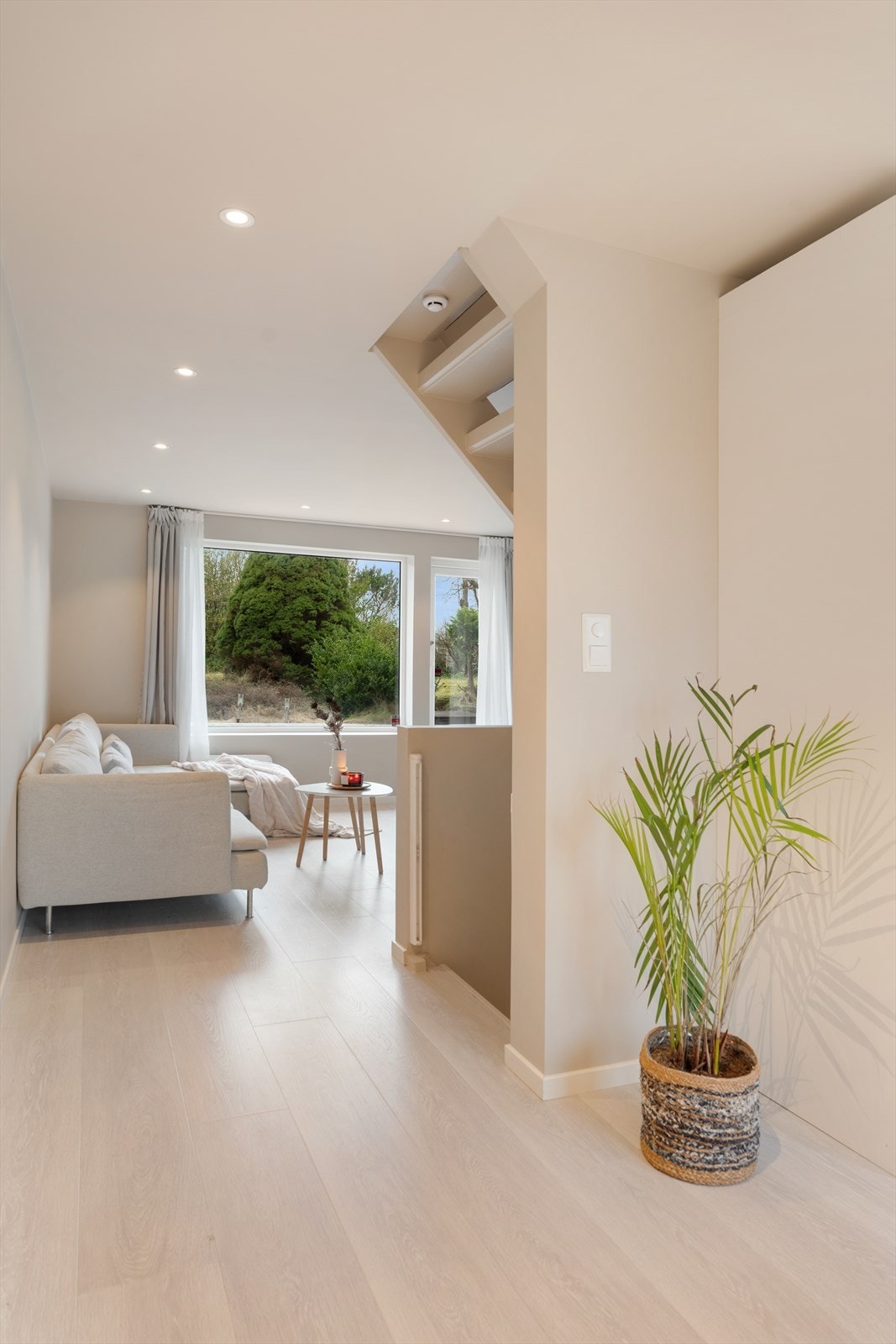 Utstrakt bruk av downlights i takene Galleribilde