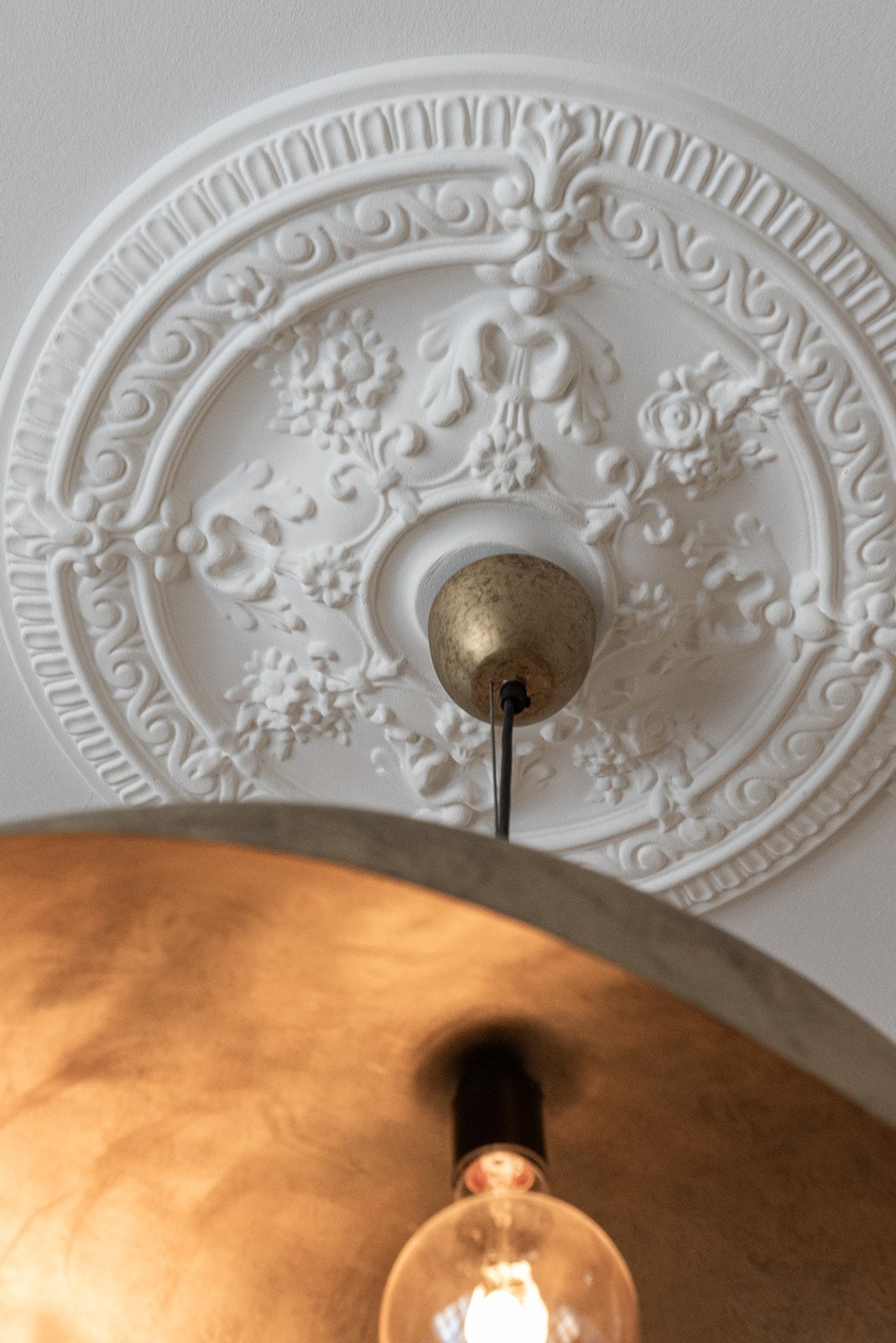 Vakre klassiske detaljer som stukkatur og rosett Galleribilde