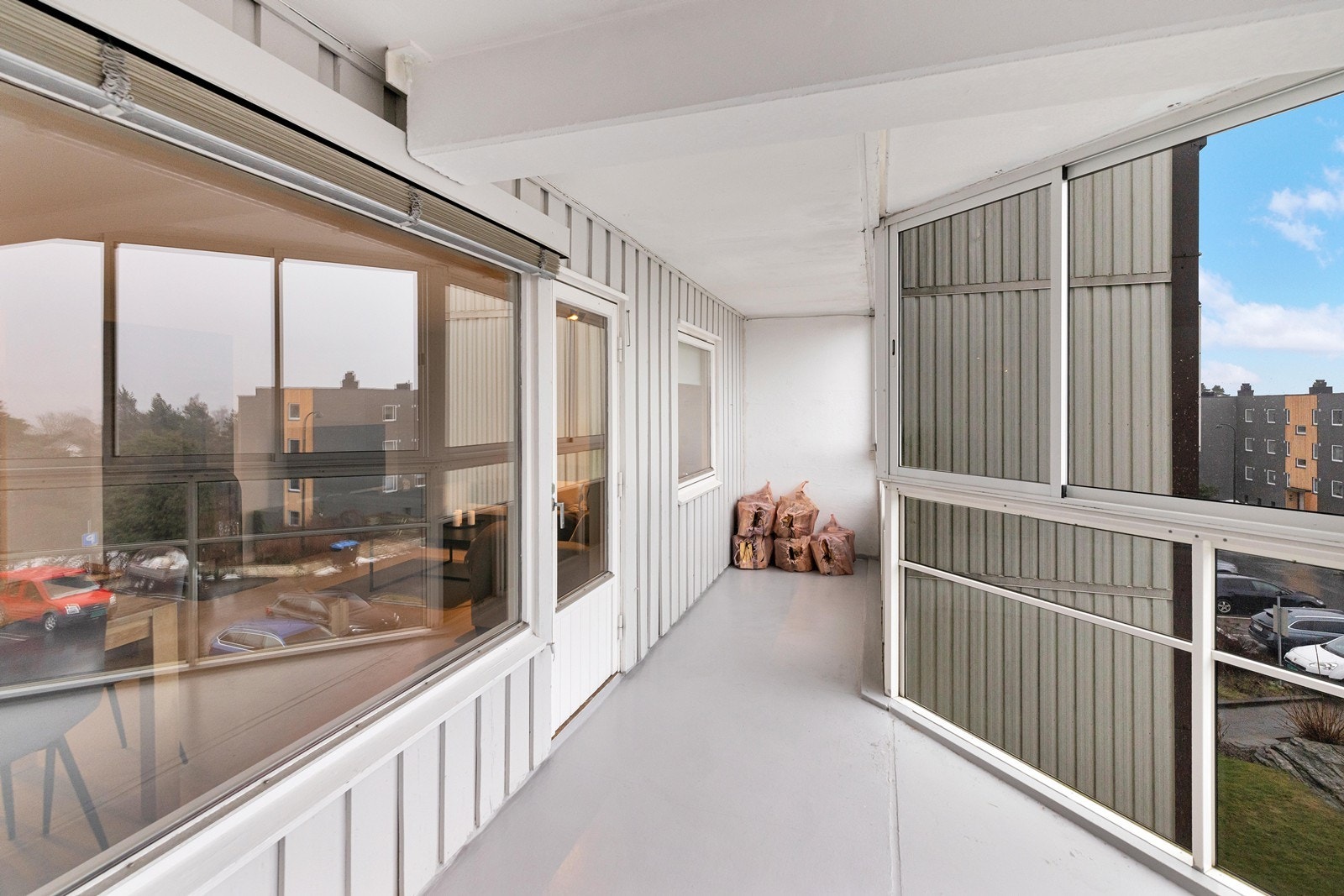 Innglasset balkong Galleribilde