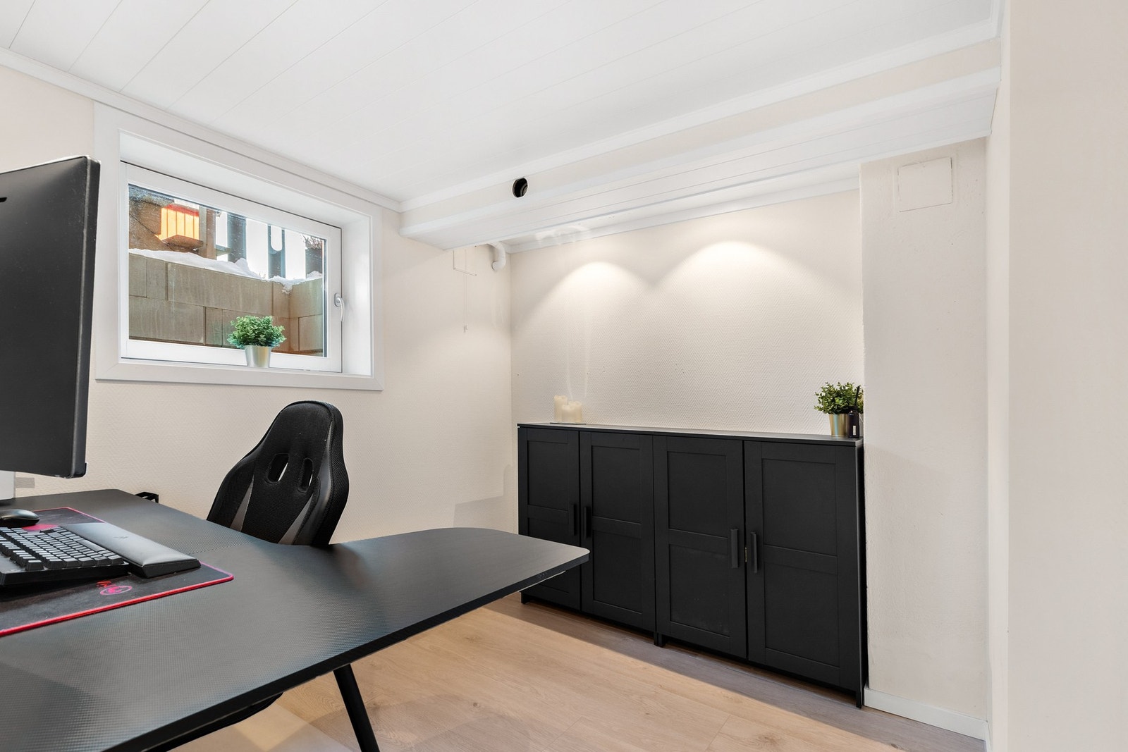 Innredet kontor - ikke godkjent for varig opphold Galleribilde