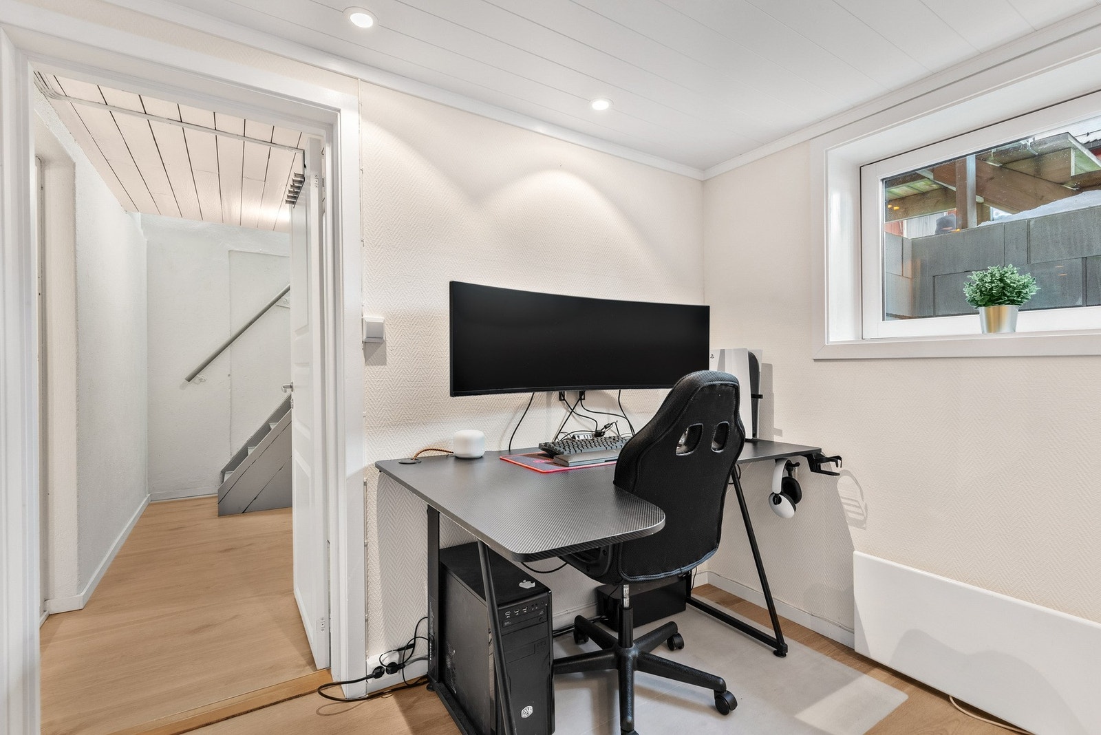 Innredet kontor - ikke godkjent for varig opphold Galleribilde