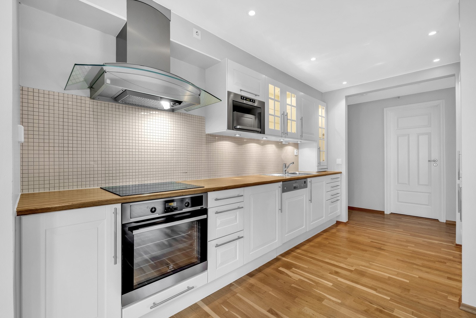 En romslig og attraktiv leilighet i et populært og sentralt område i Lørenskog. Galleribilde