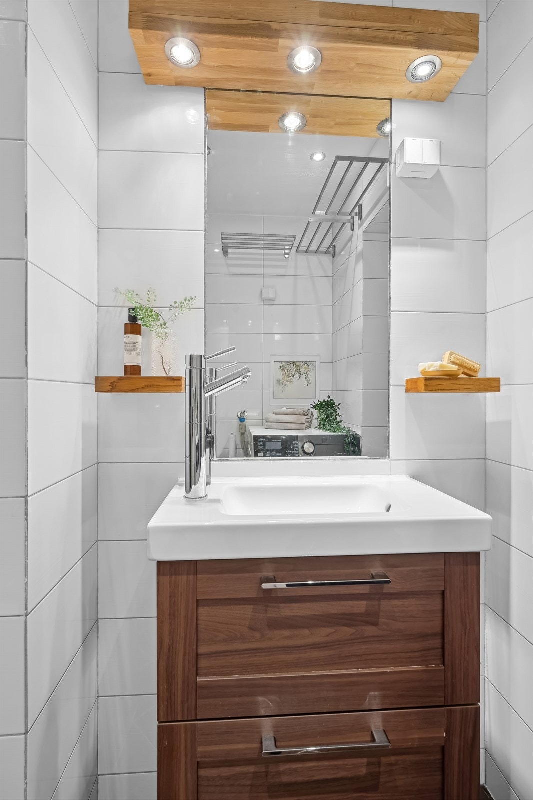 Godt med oppbevaringsplass under vasken. Galleribilde