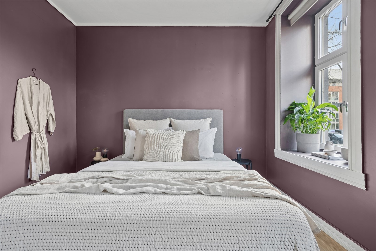 Soverommet er av fin størrelse og har god plass til dobbeltseng og nattbord om ønskelig. Galleribilde