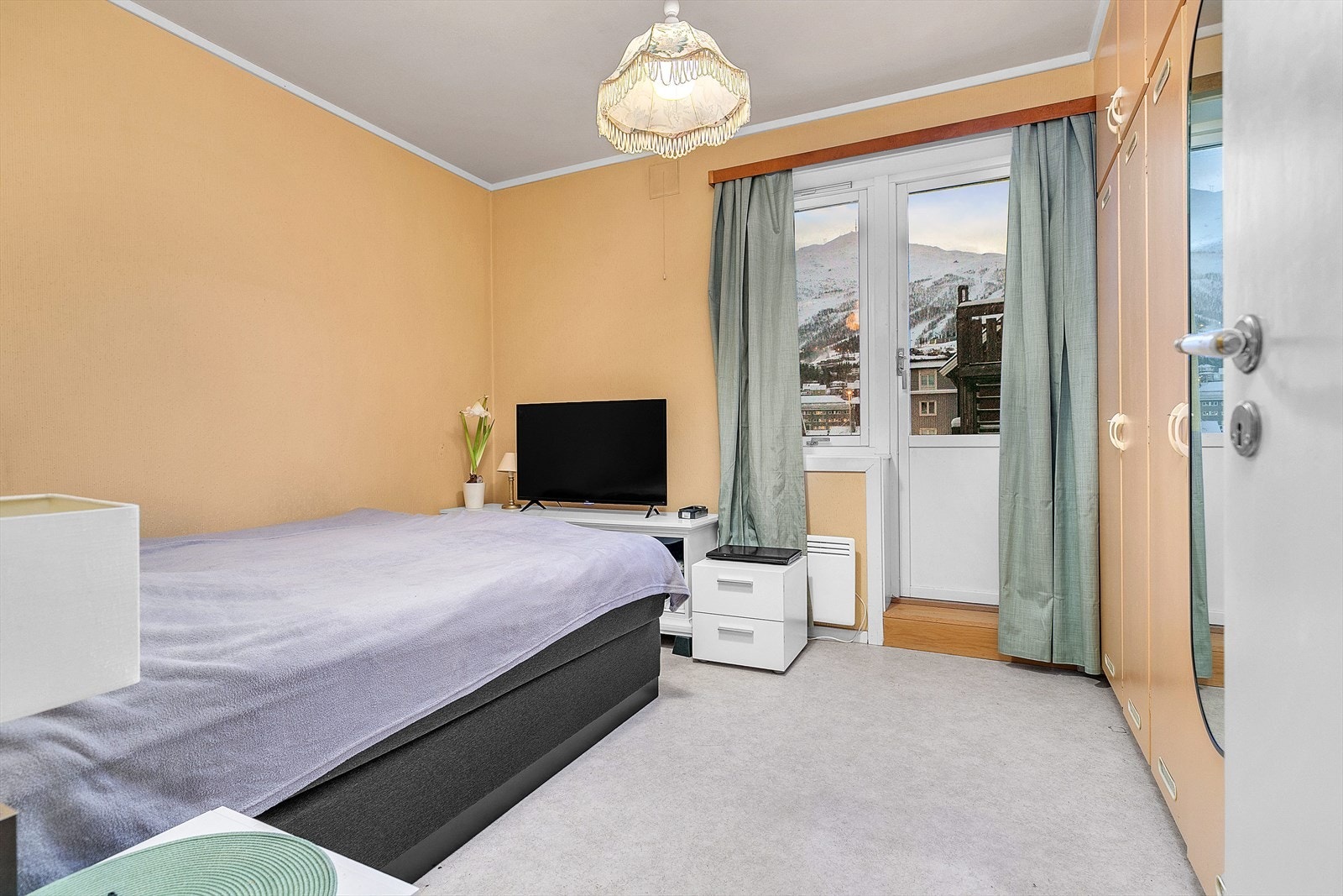 Leiligheten har 2 romslige soverom. Galleribilde