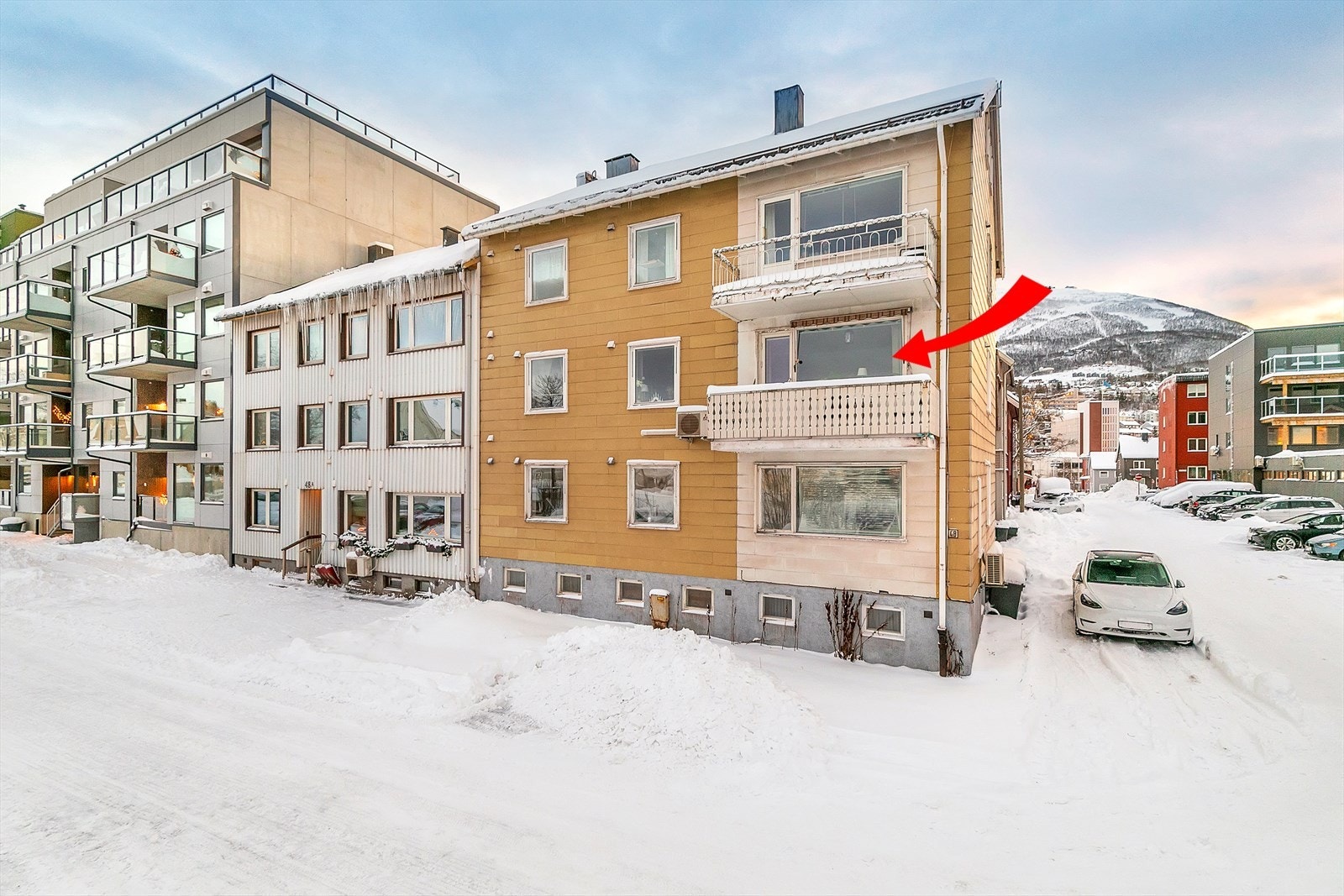 Praktisk beliggenhet i 2.etasje. Galleribilde