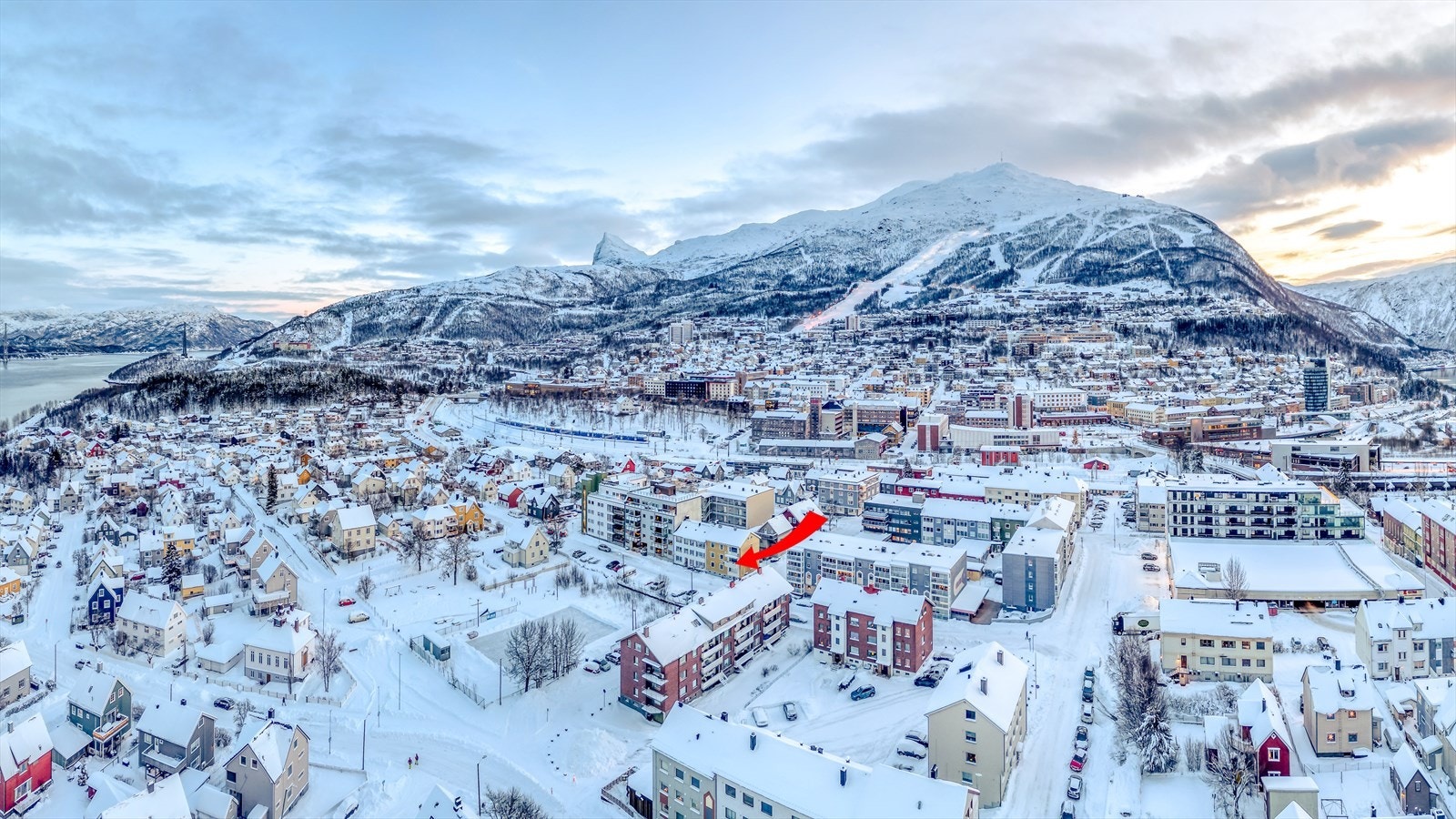 Ser du for deg å bo i sentrale omgivelser på Frydenlund? Da kan denne leiligheten passe fint for deg! Galleribilde