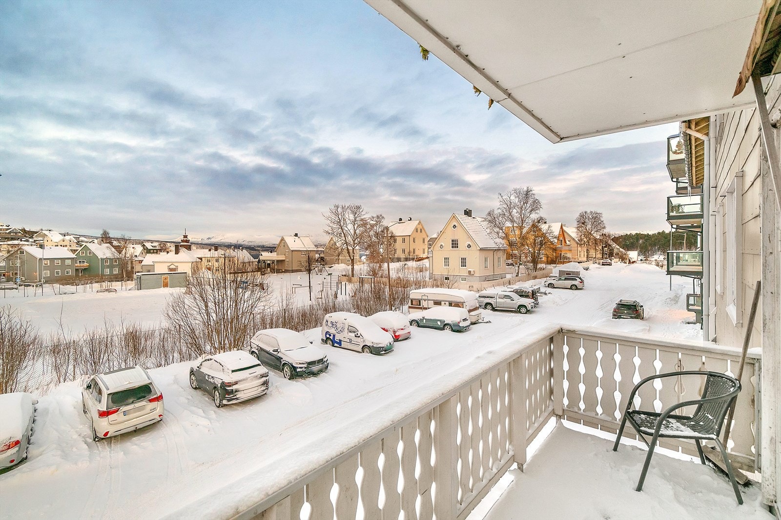 Fra stue er det utgang til balkong. Galleribilde