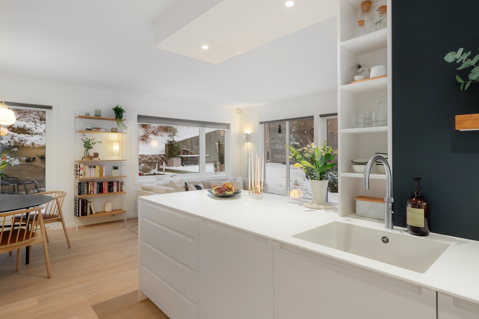 Nedfelt kum i benkeplaten, med installert Quooker for kokende vann rett fra springen Galleribilde