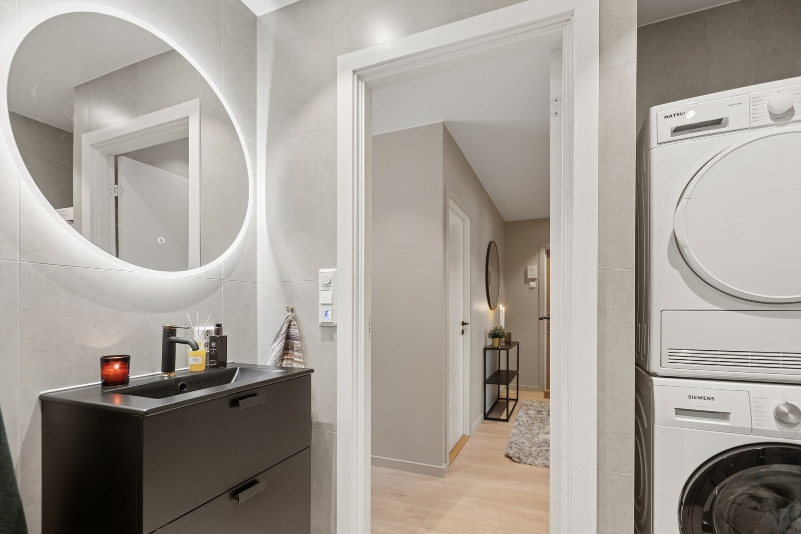 Flott baderom som er pusset opp i 2023. Galleribilde