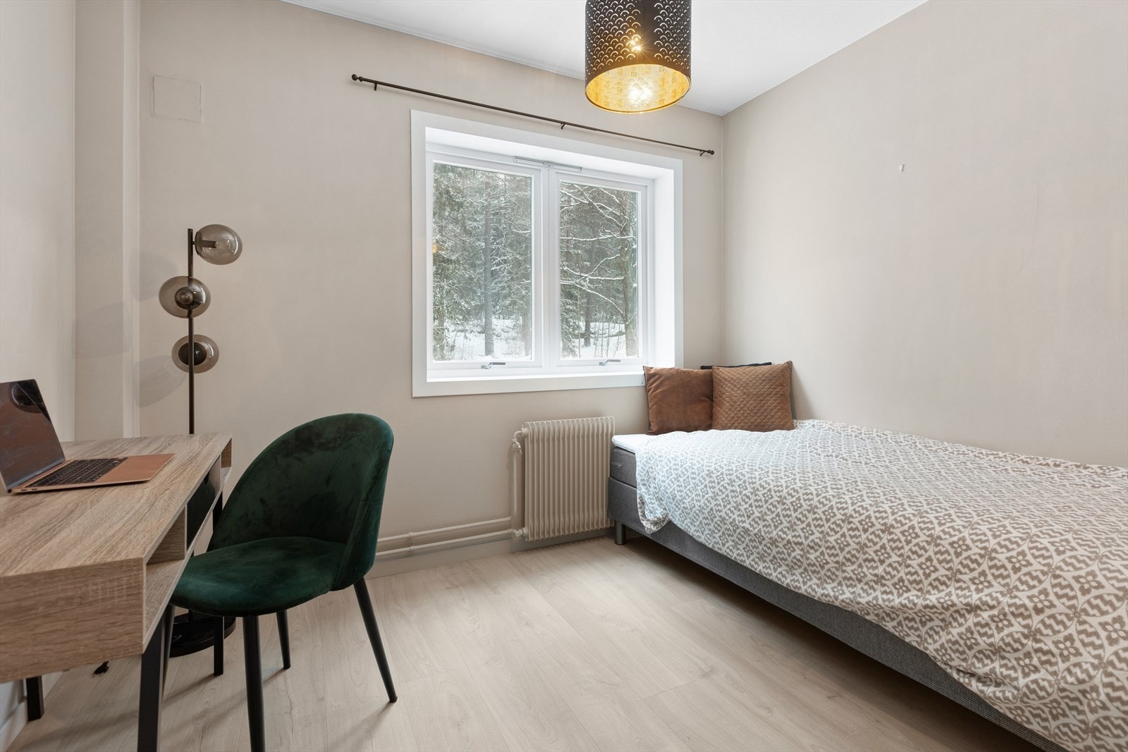 Soverom 2 passer perfekt til barnerom, gjesterom eller kontor. Galleribilde