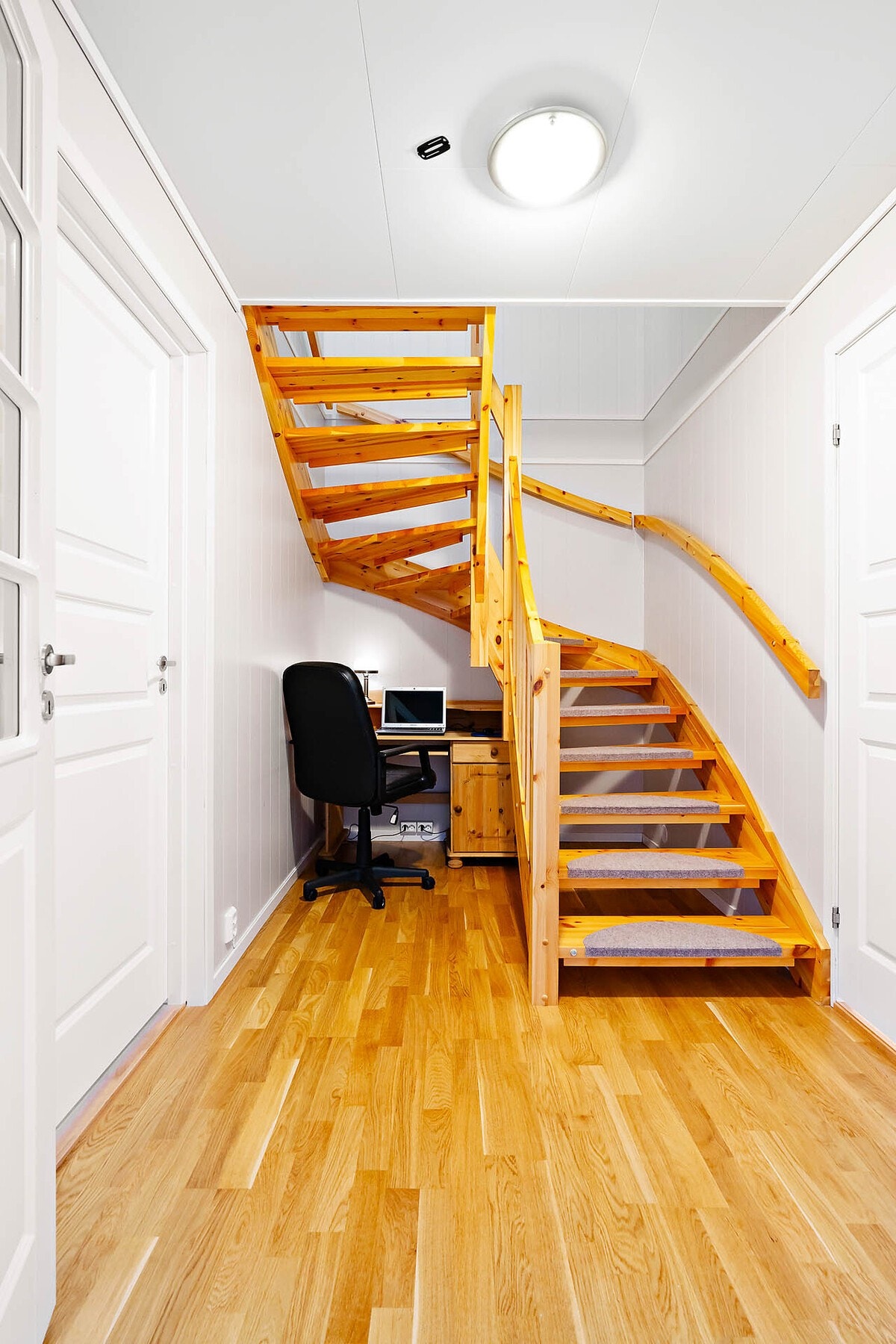 Trapp opp til loftsetasjen Galleribilde
