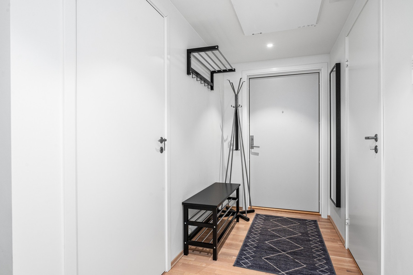 Lys og innbydende gang på 6 kvm. Galleribilde