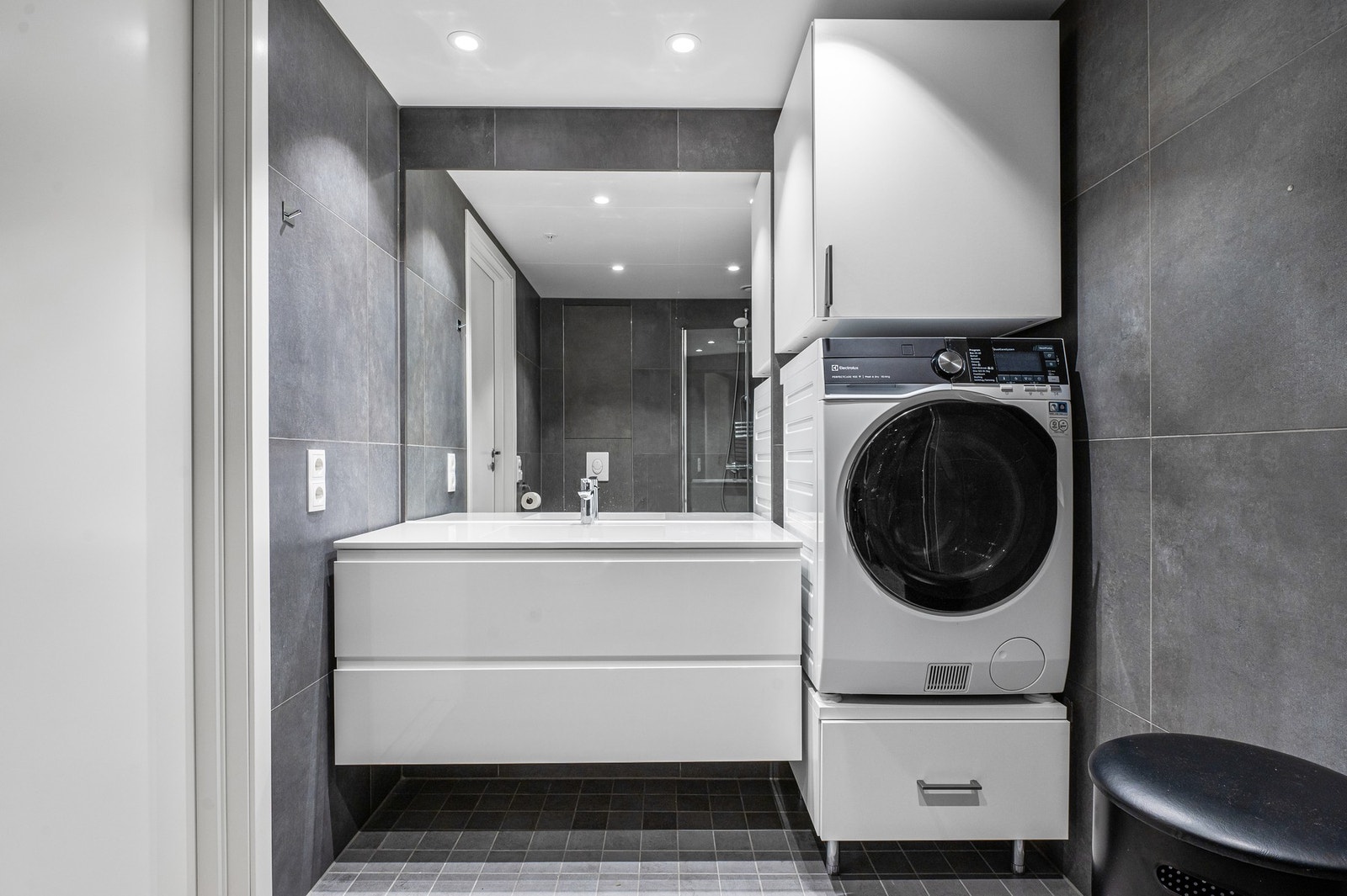 Badet er utført med rene og moderne fargevalg. Galleribilde