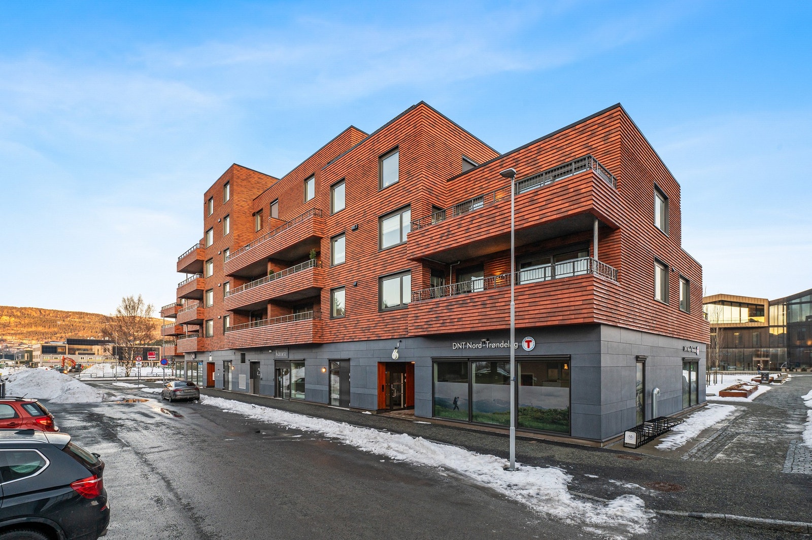 Leiligheten ligger svært sentralt til og har nærhet til alt du skulle ha behov for. Galleribilde