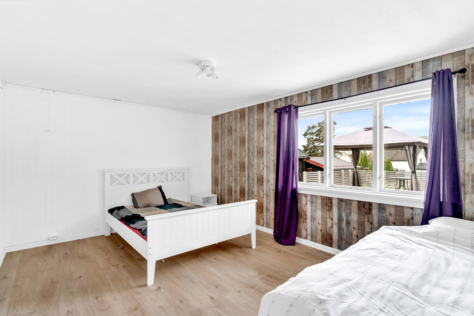 Stort soverom i 1. etasje. Galleribilde