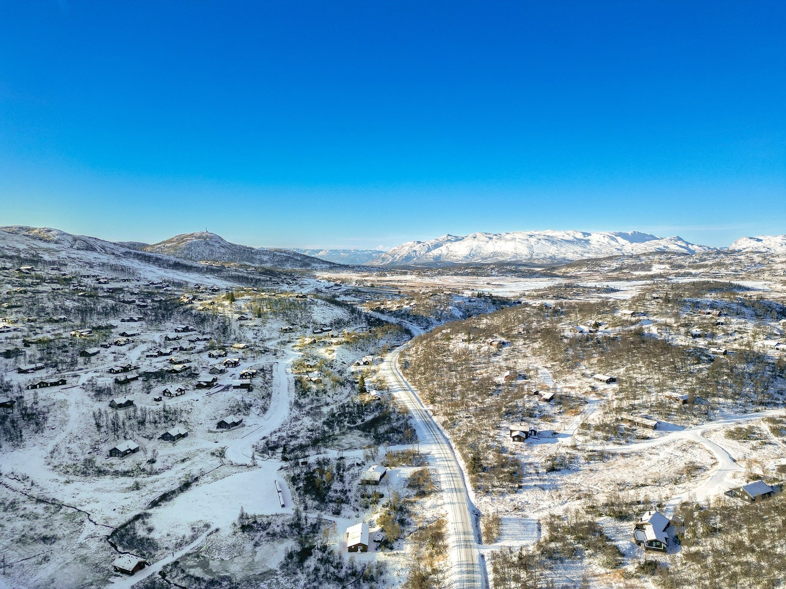 Fra hyttefeltet er det kort kjøreveg til Rauland skisenter, og langrennsløyper like utenfor hytta. Galleribilde