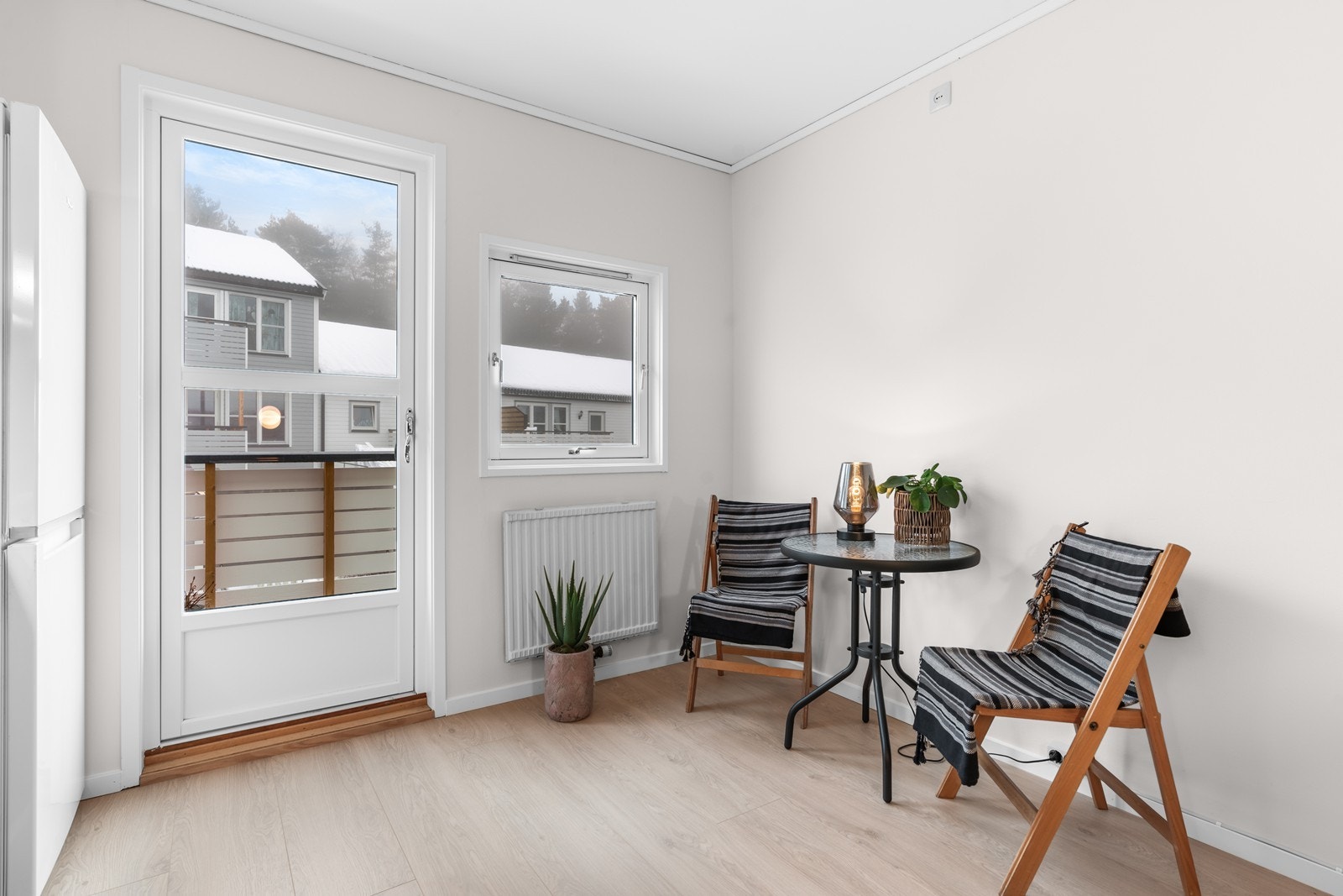 Hyggelig hjørne for kjøkkenbord Galleribilde