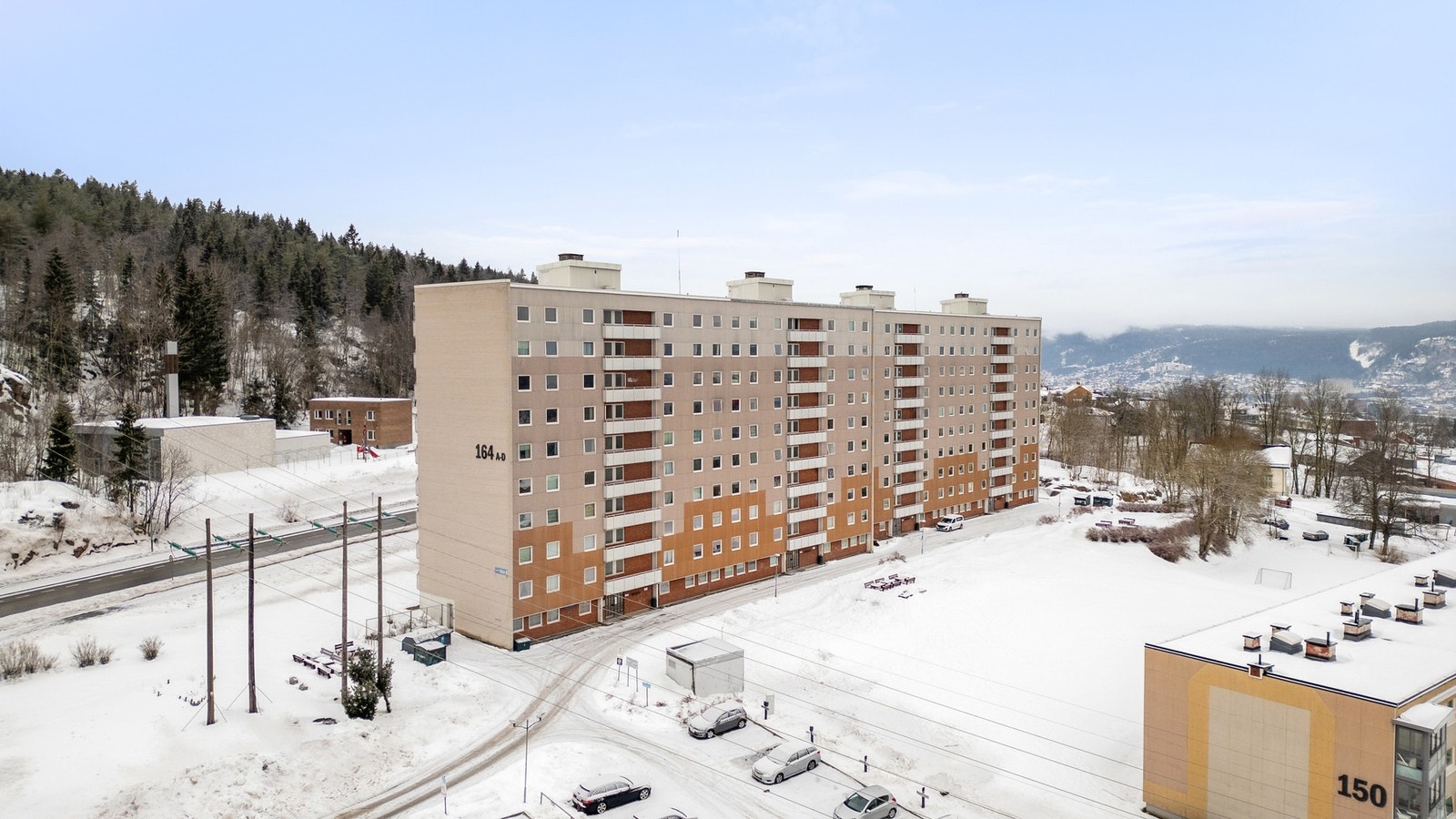 Leiligheten ligger i blokkens 7. etasje Galleribilde