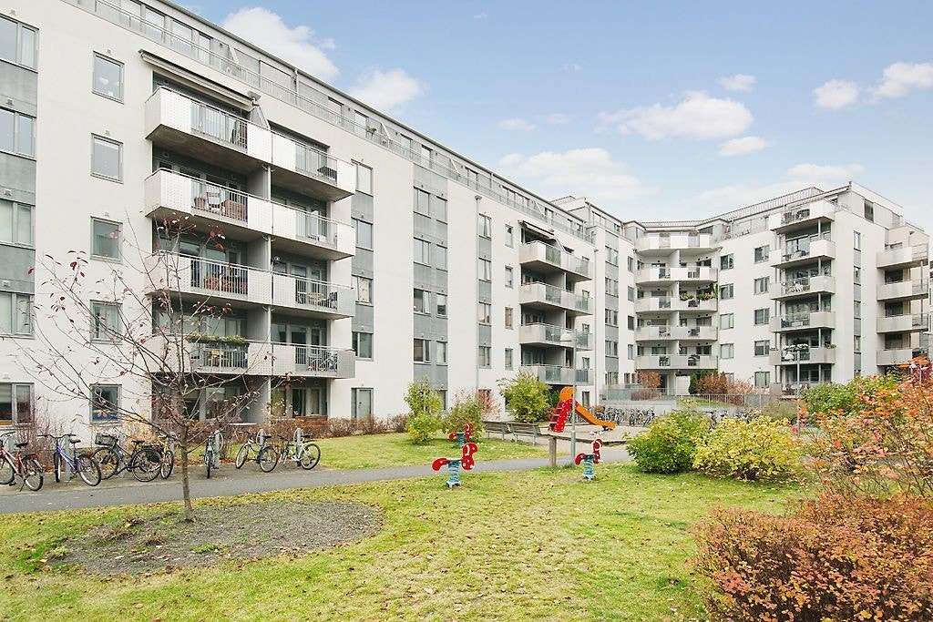 Bakgård Galleribilde