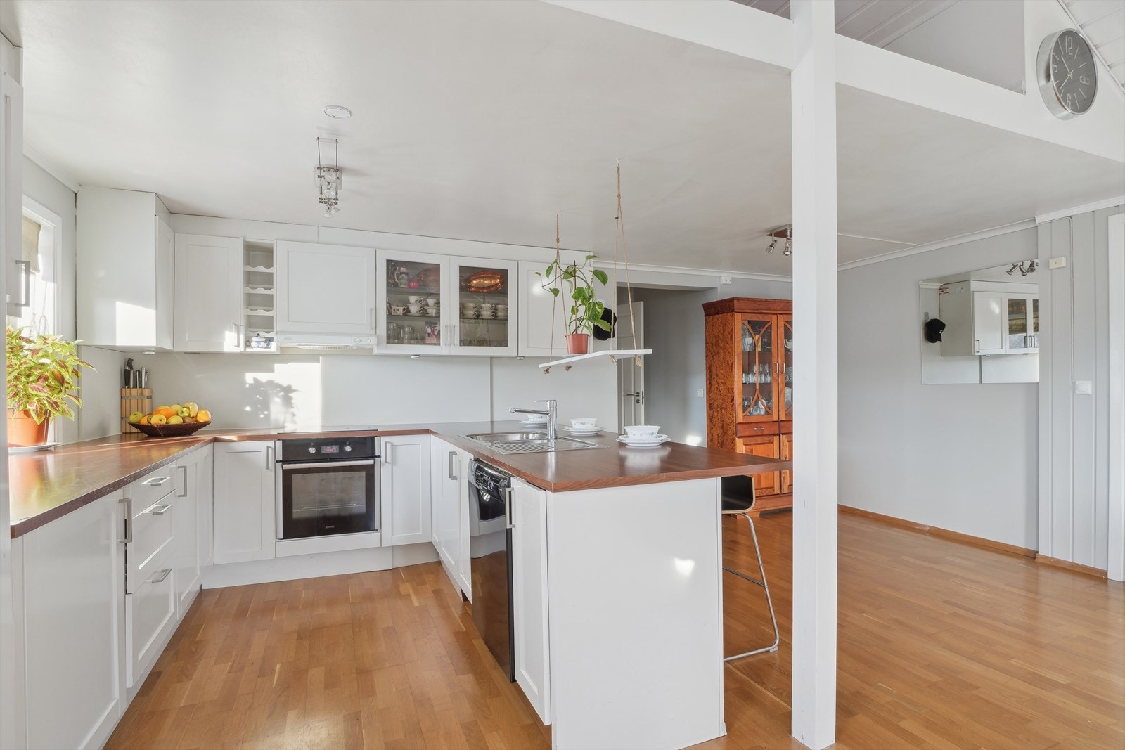 Lys og trivelig kjøkkenløsning Galleribilde