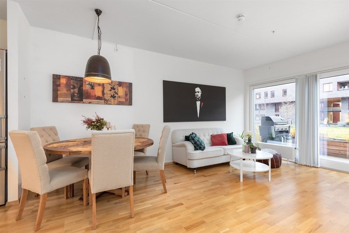 God plass til både sofa- og spisegruppe. Galleribilde