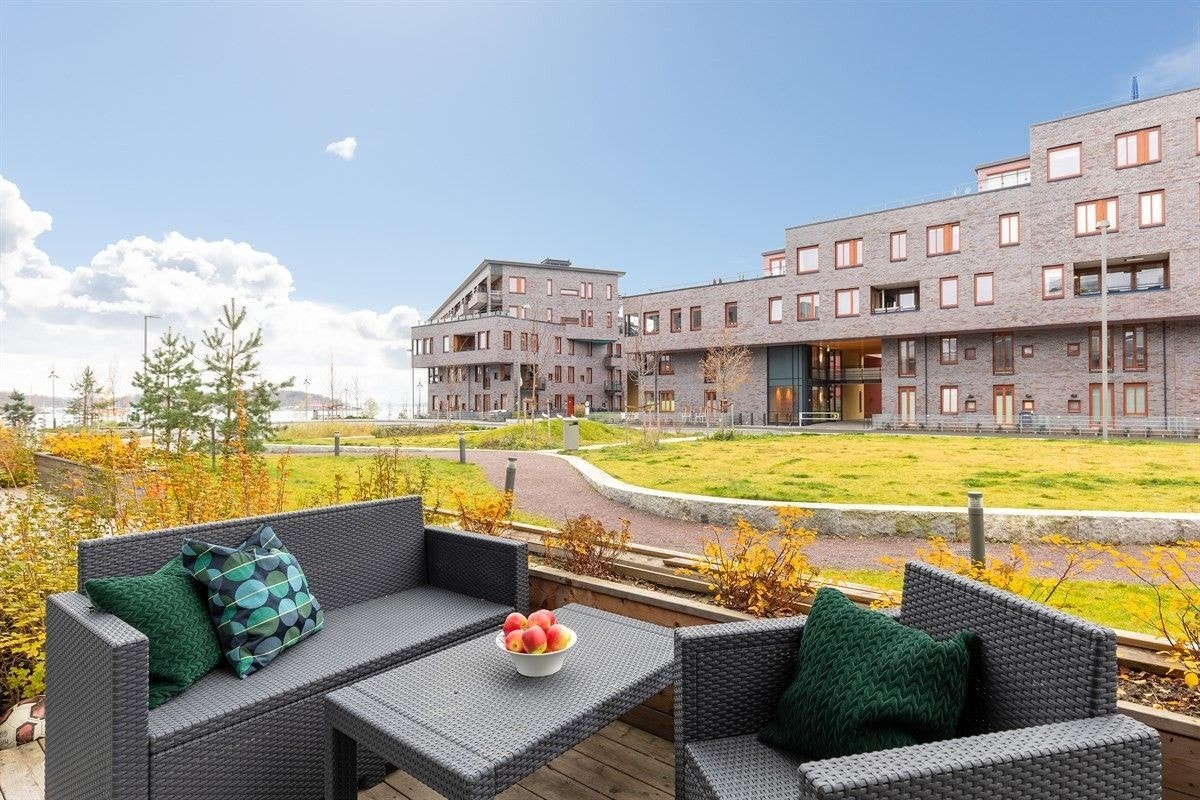 Fra stuen er det utgang til markterrasse. Galleribilde