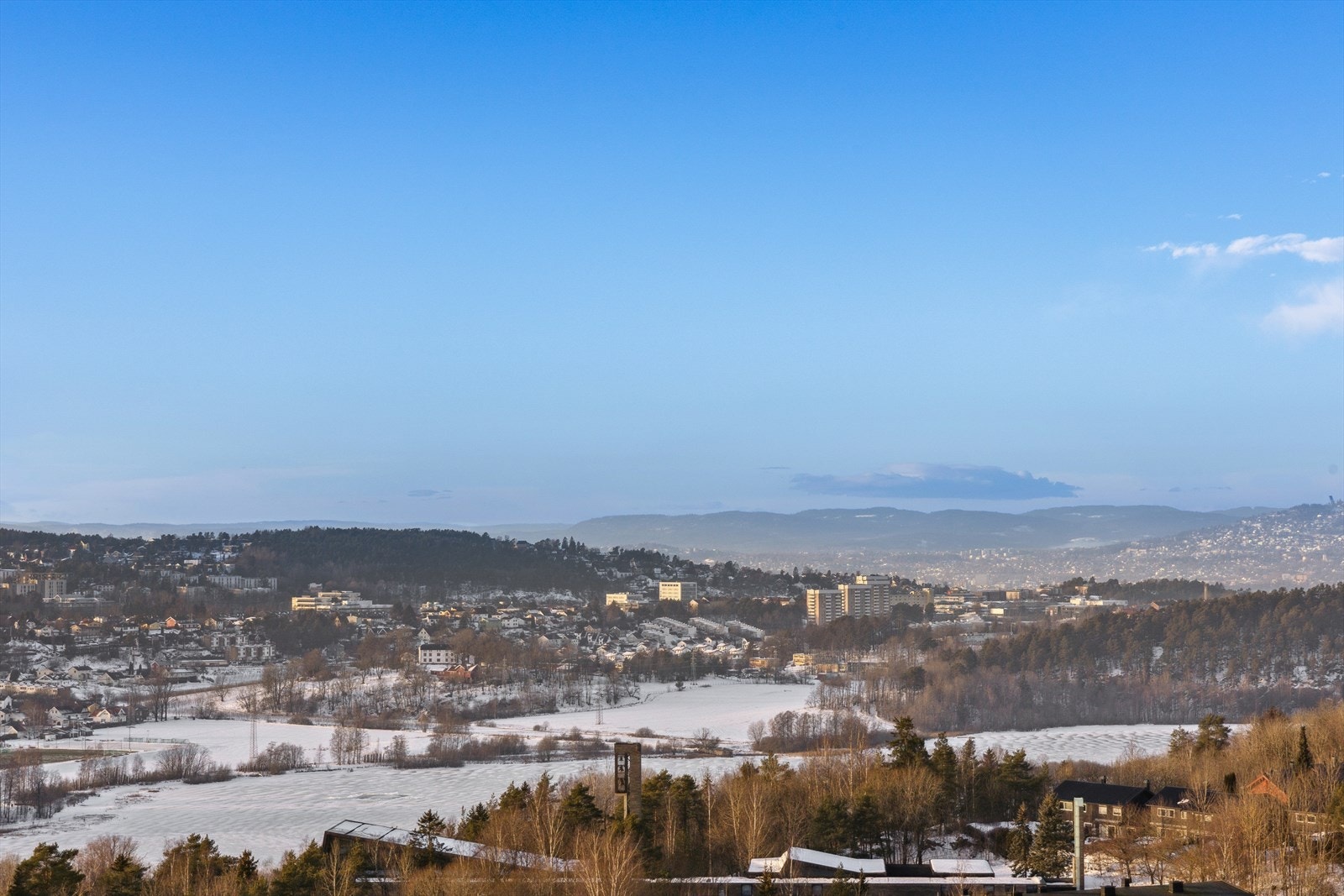 Flotte turmuligheter året rundt i området. Utsikt mot Østensjøvannet. Galleribilde