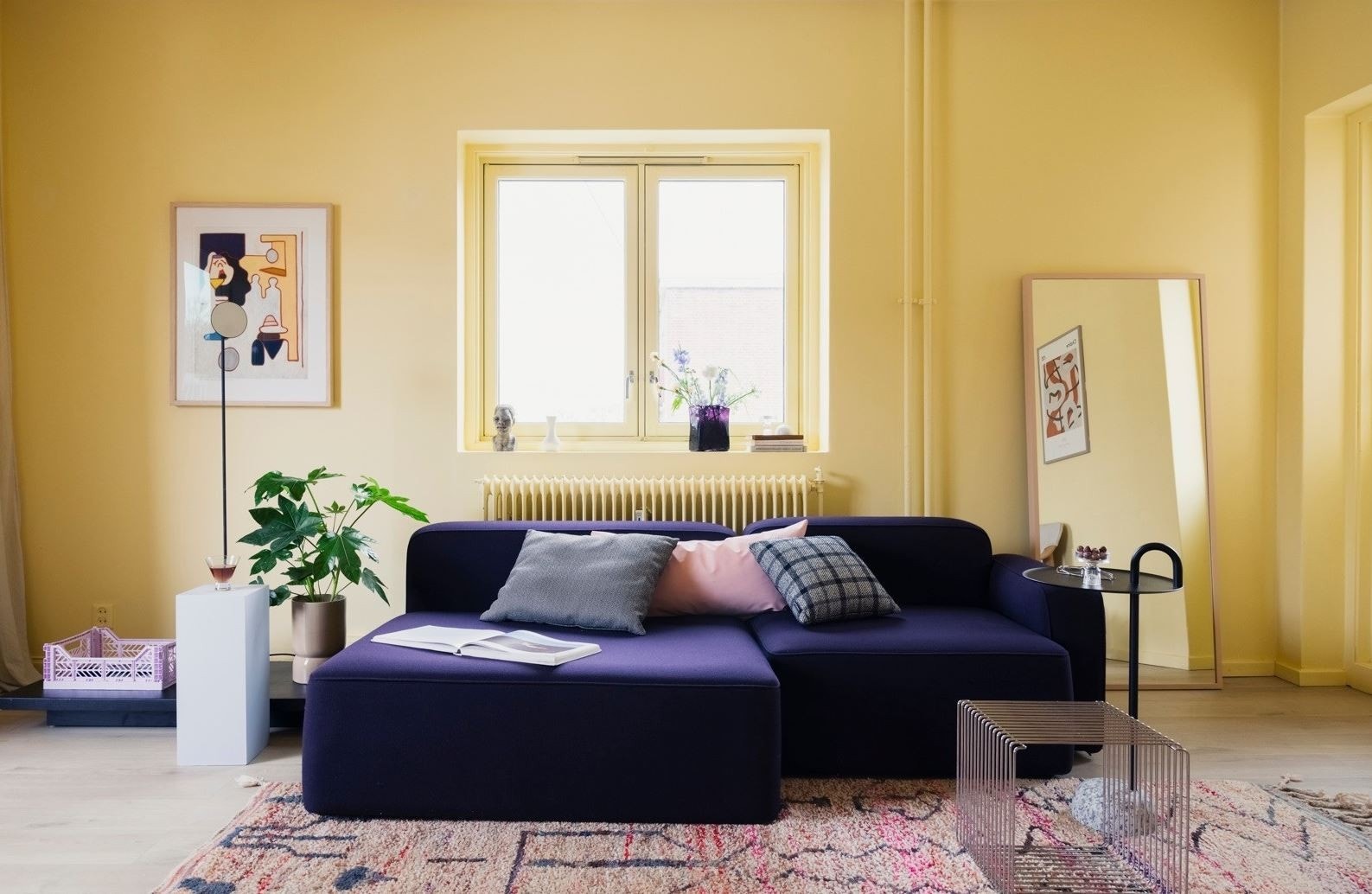 Leiligheten varmes opp via radiatorer. A-konto oppvarming er inkludert i husleien. Galleribilde