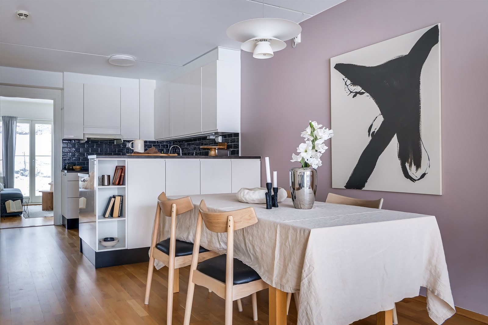 God plass til spisebord for både hverdags og større selskap. Galleribilde