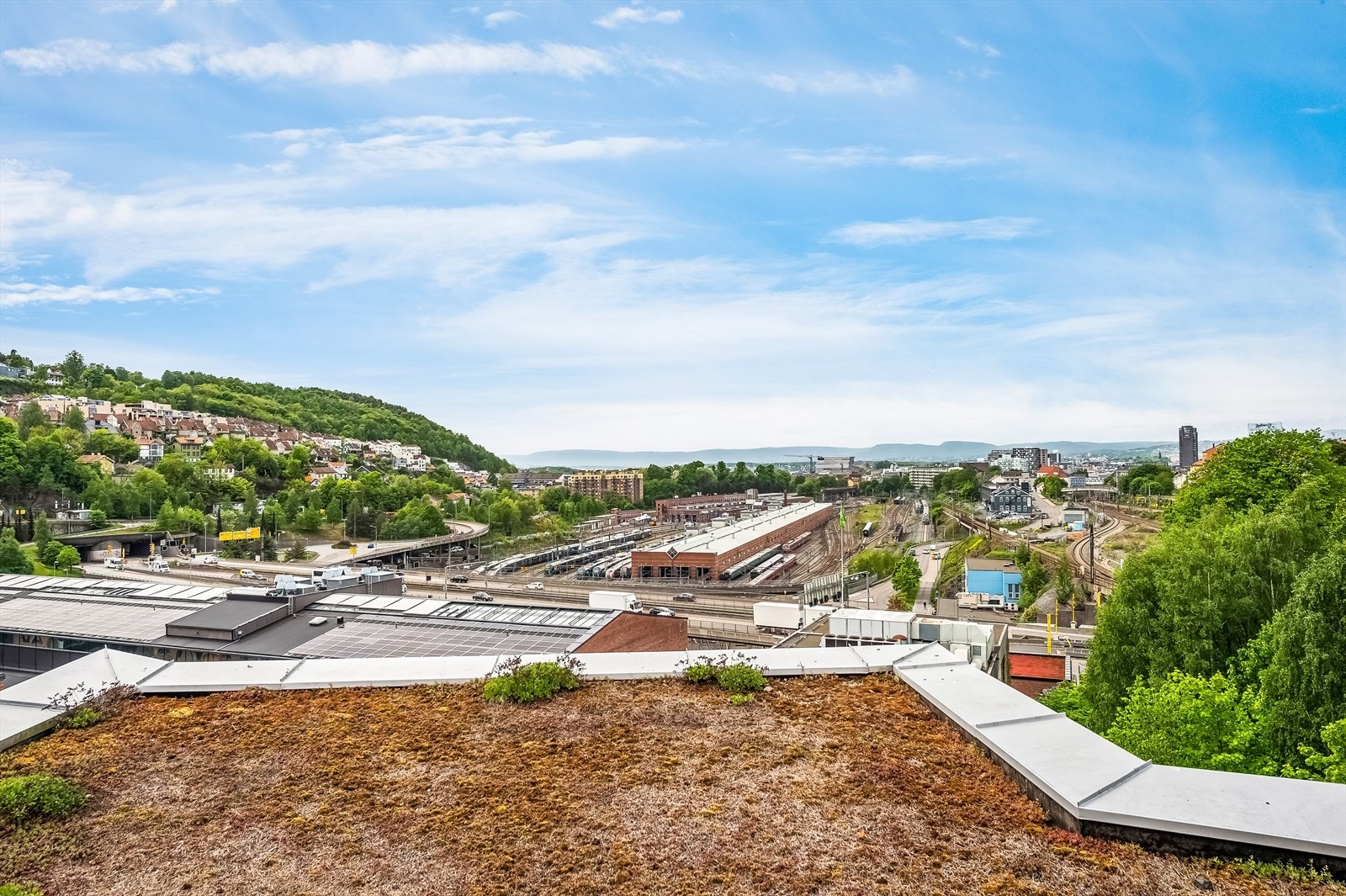 Utsikt til Ekeberg, Oslofjorden og opp mot holmenkollen. Galleribilde